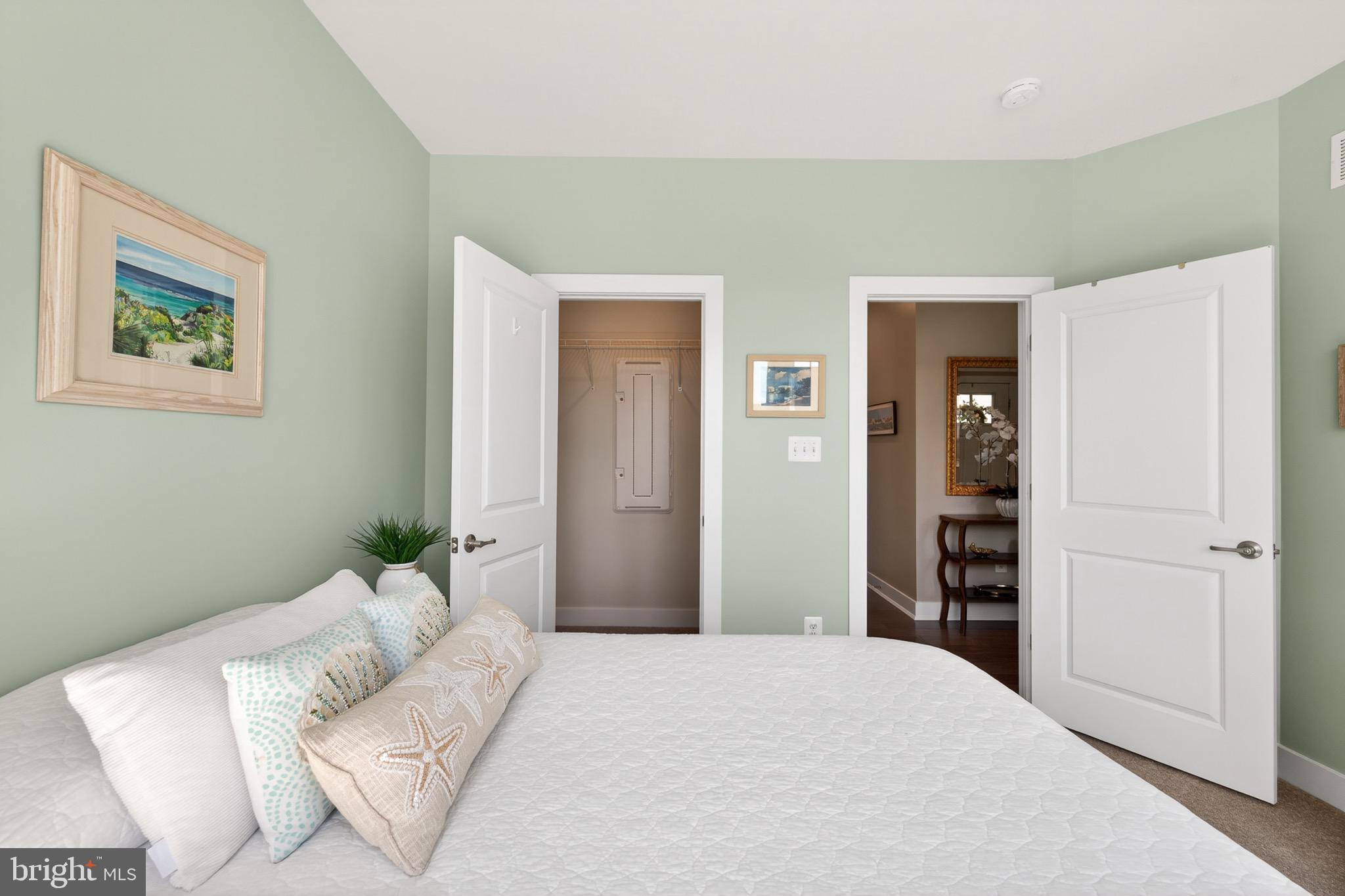 HILLVIEW - Residential