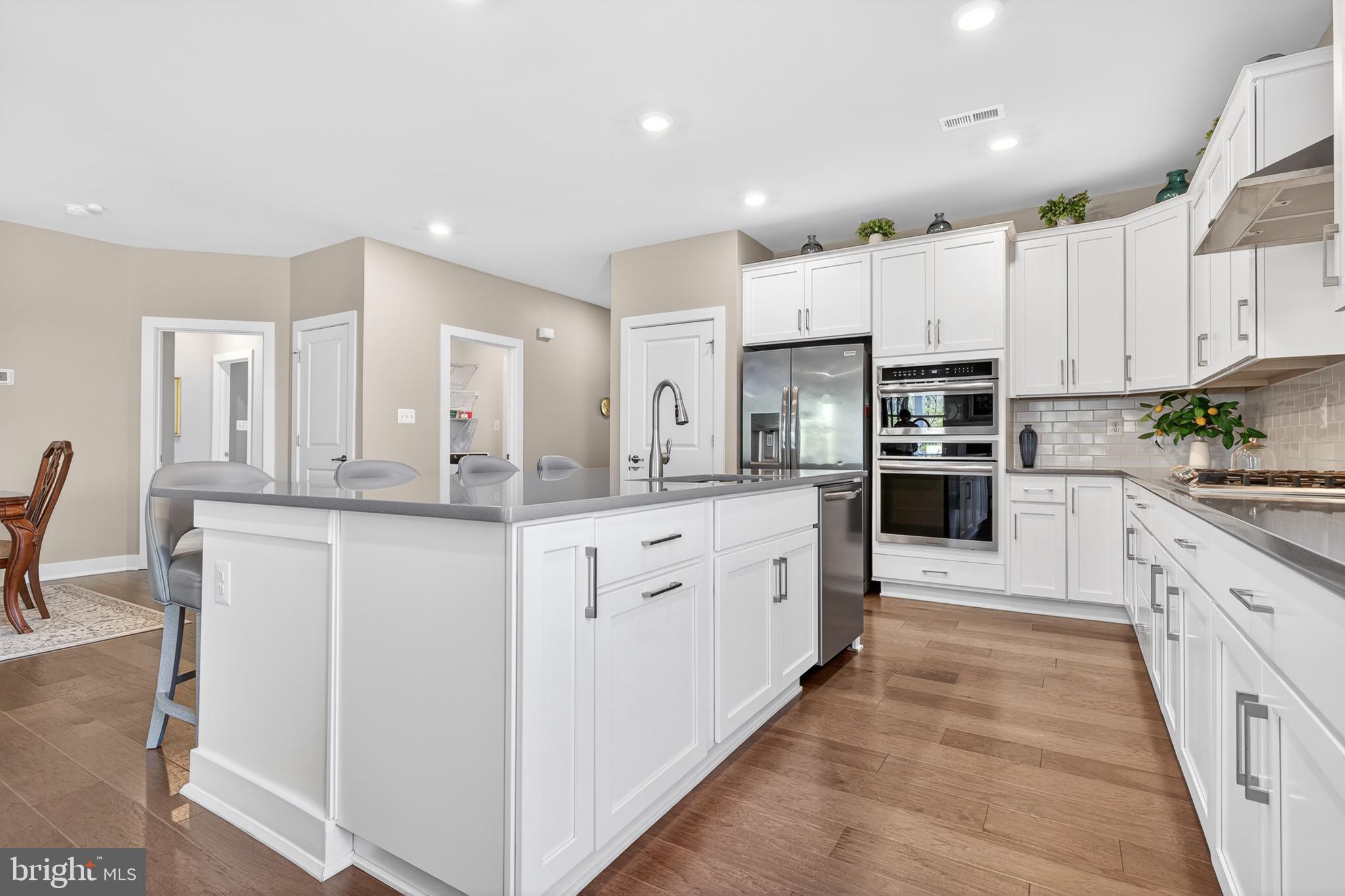 HILLVIEW - Residential