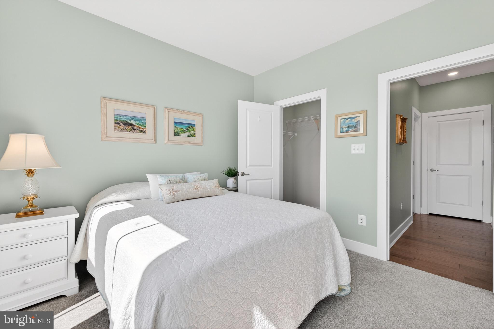 HILLVIEW - Residential