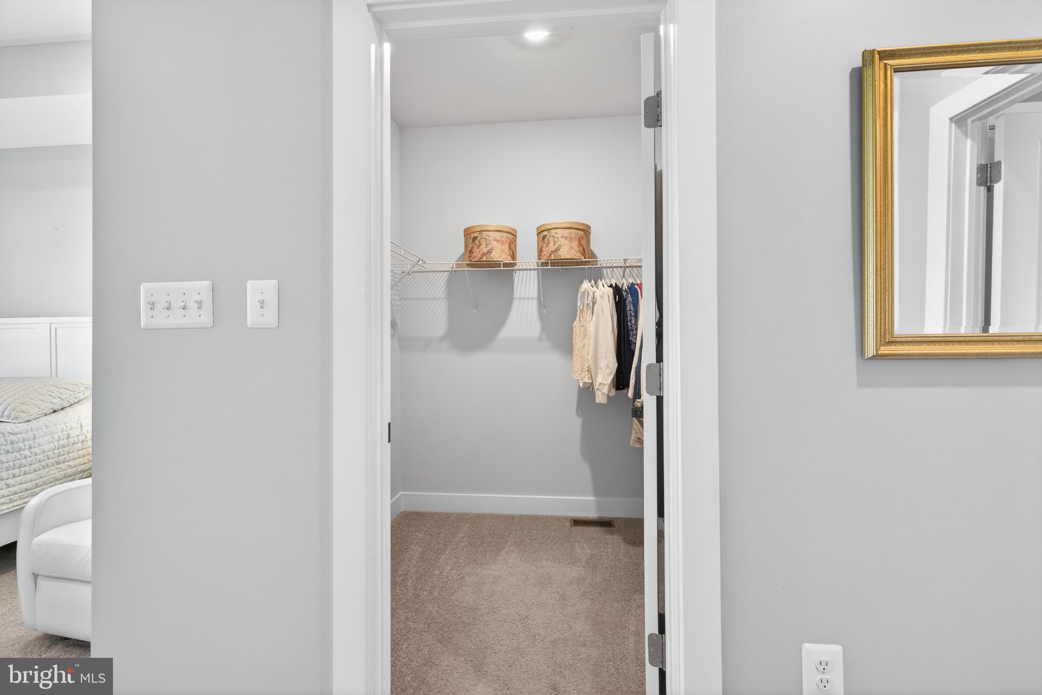 HILLVIEW - Residential