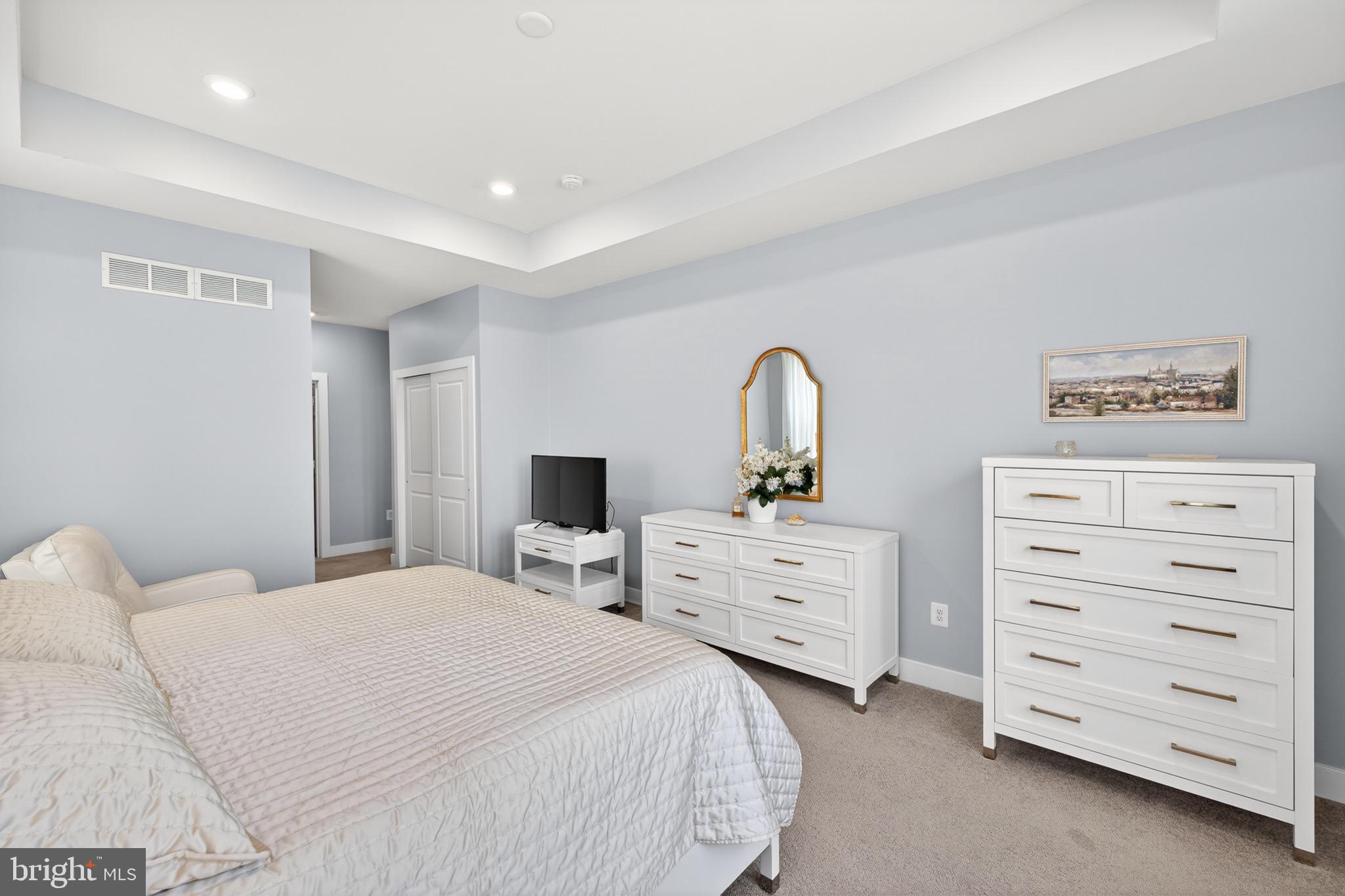 HILLVIEW - Residential