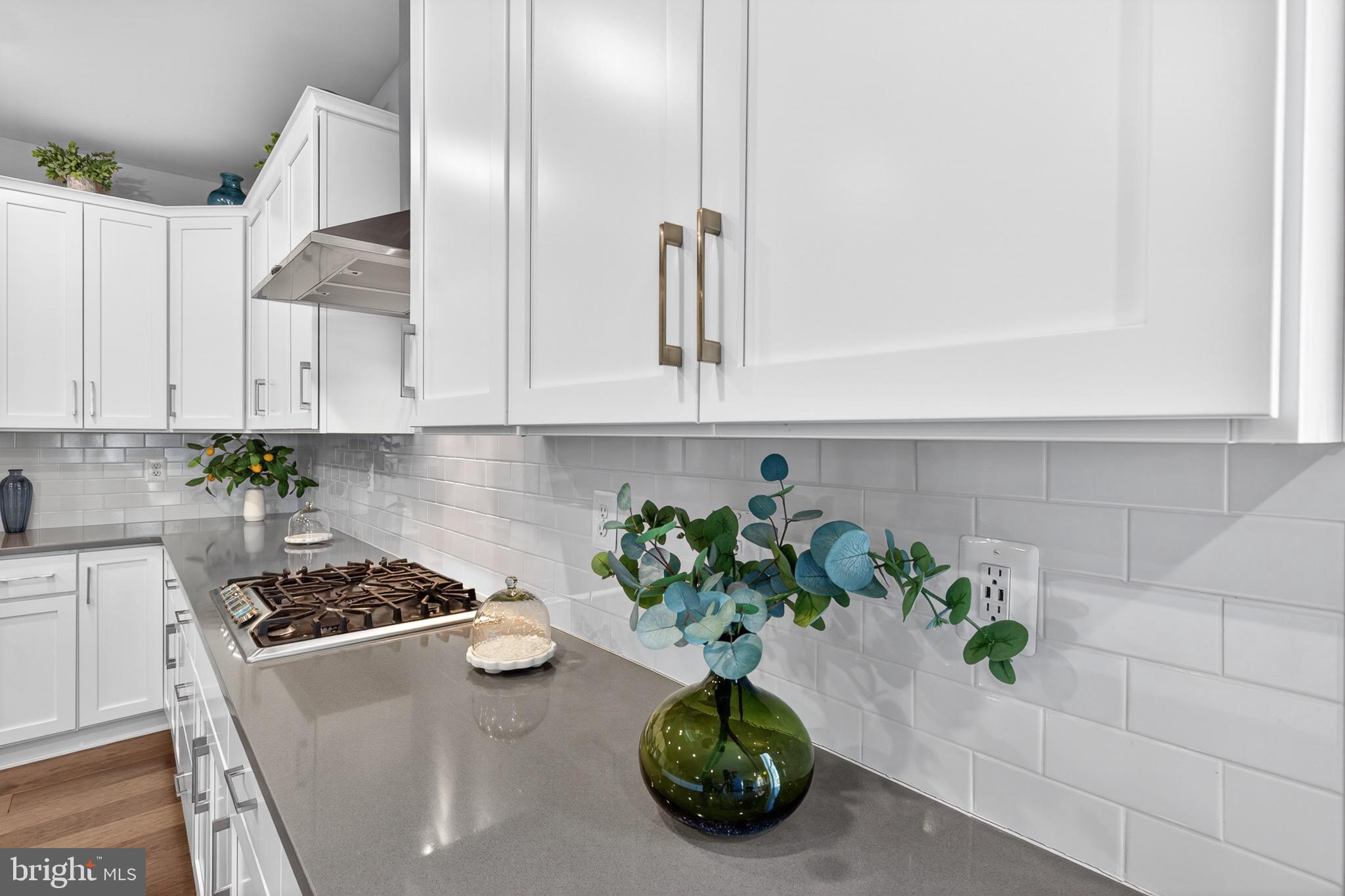 HILLVIEW - Residential