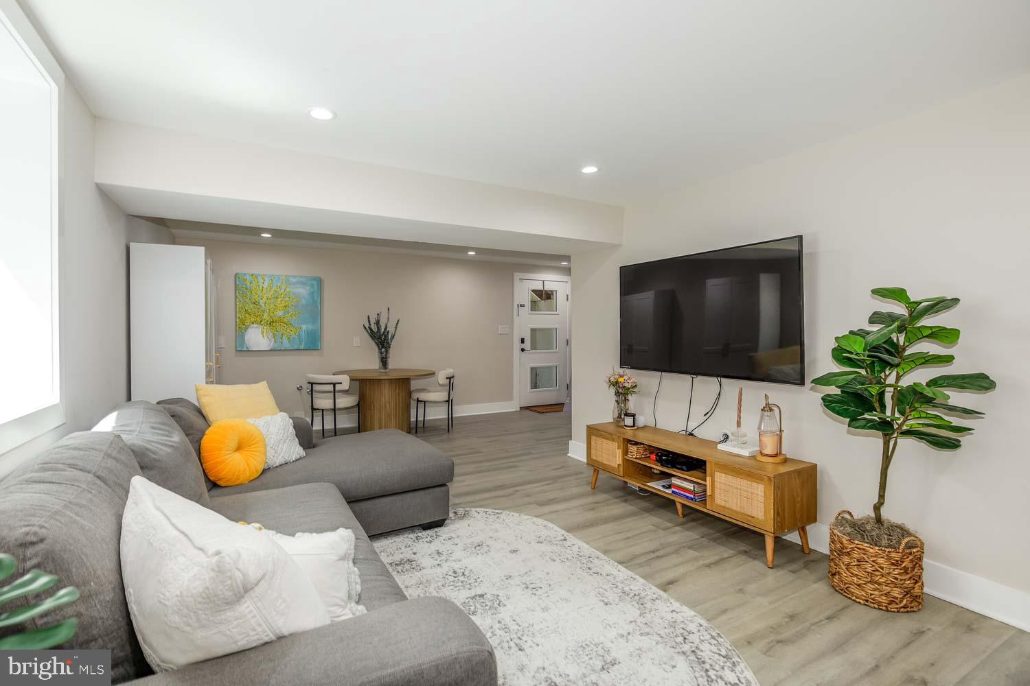 GLEN MAR PARK - Residential