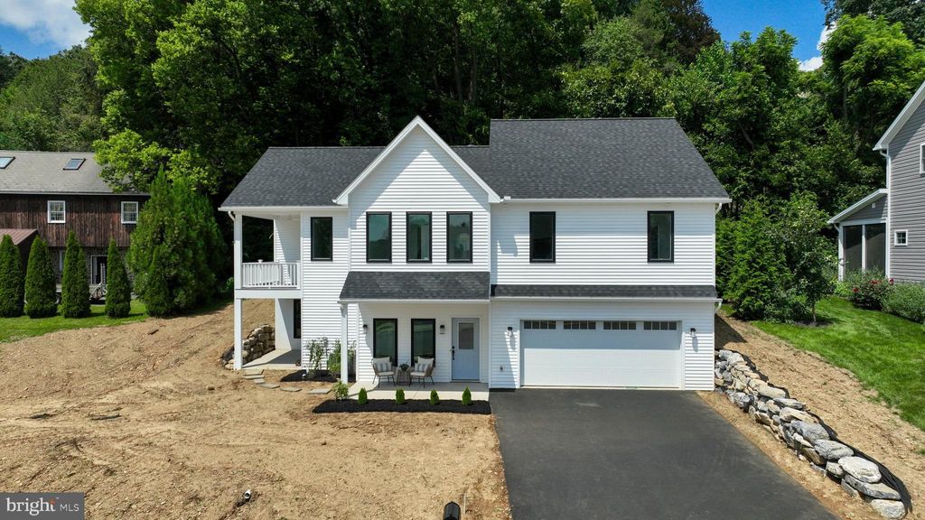 Photo of 205 Cottage Lane, Lancaster, PA 17601 (MLS # PALA2055296)