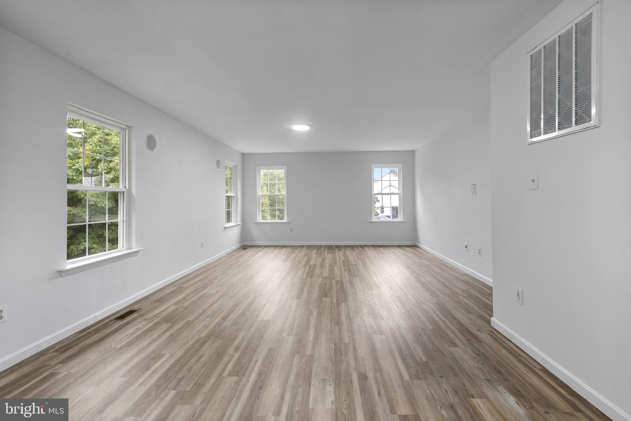 KINGSTON - Residential