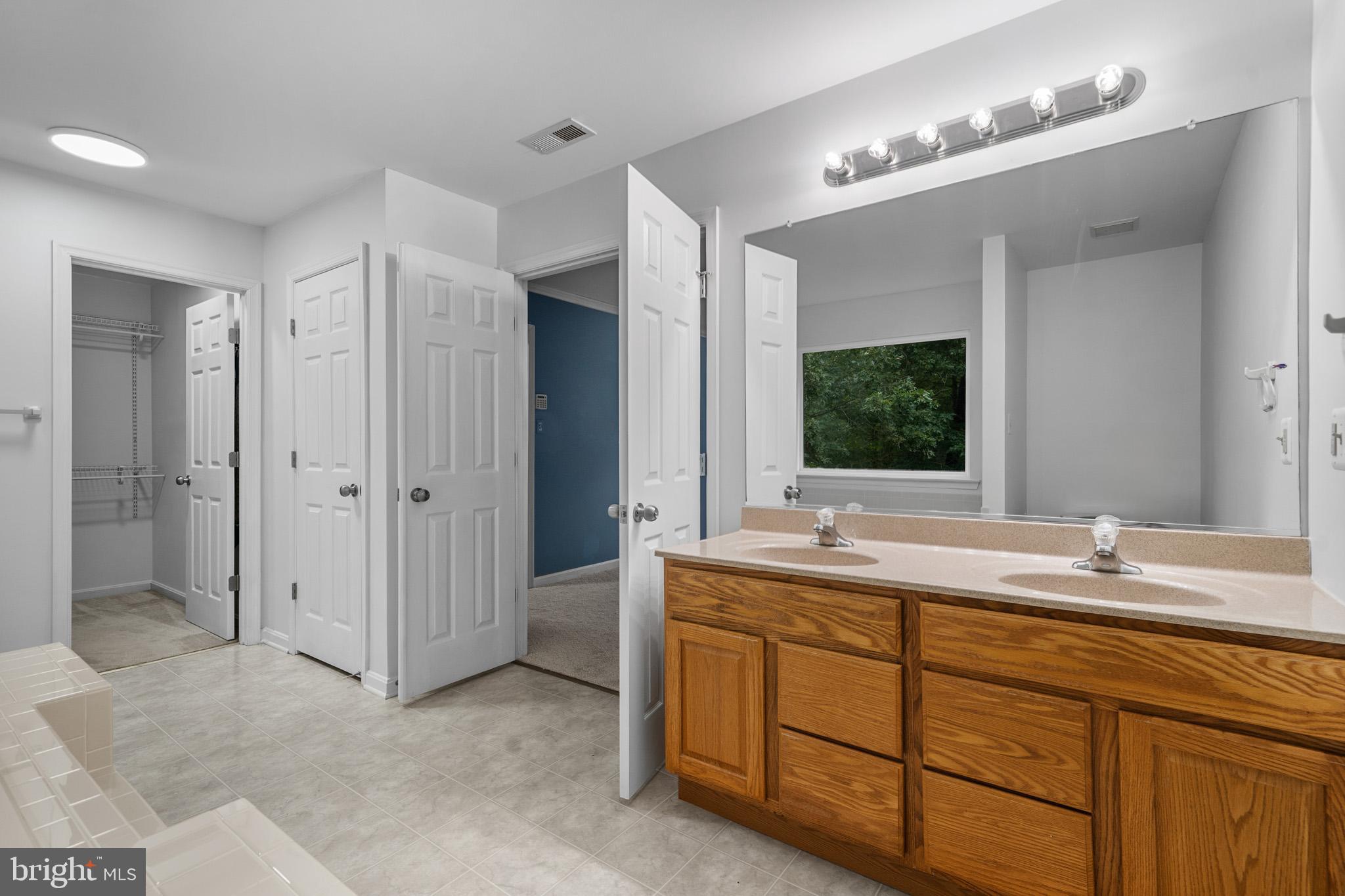 KINGSTON - Residential