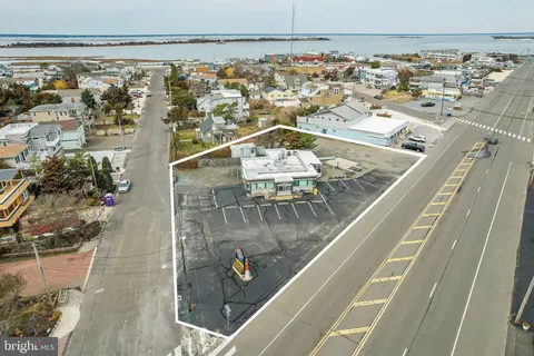 704 Broadway, Barnegat Light, NJ MLS: NJOC2030468