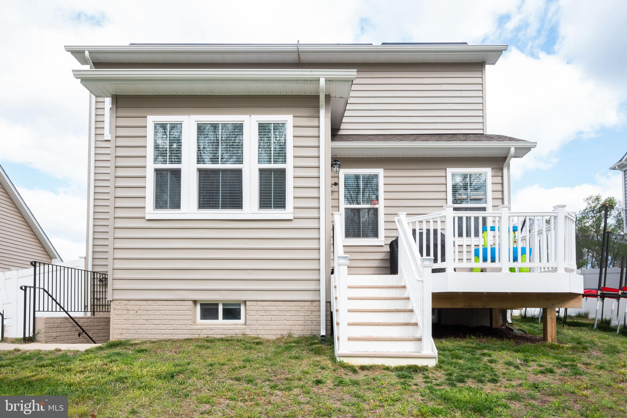 WINDSOR MANOR - Residential