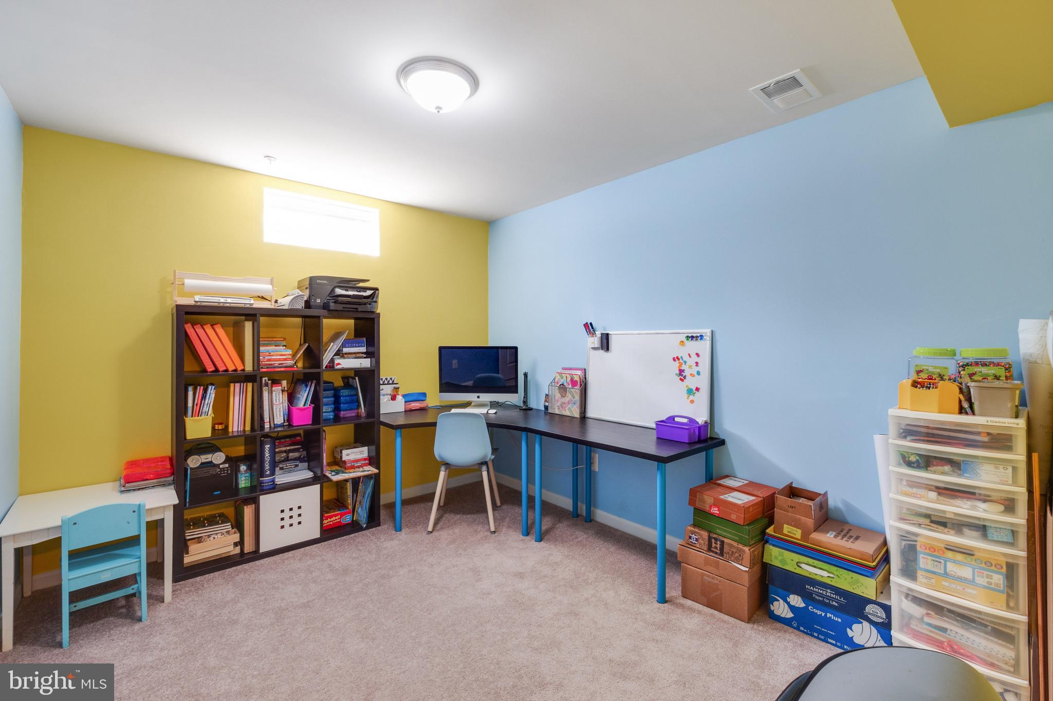 WINDSOR MANOR - Residential