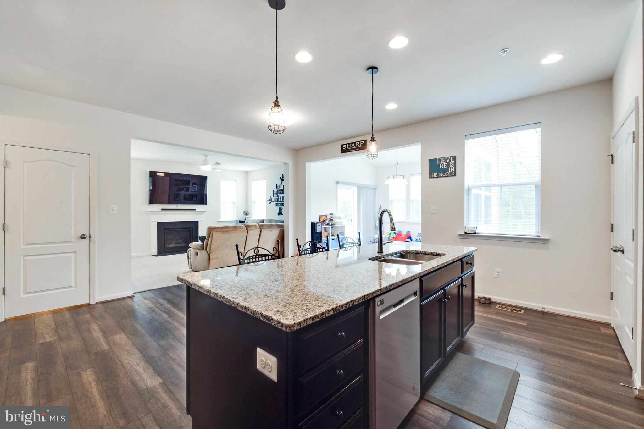 WINDSOR MANOR - Residential