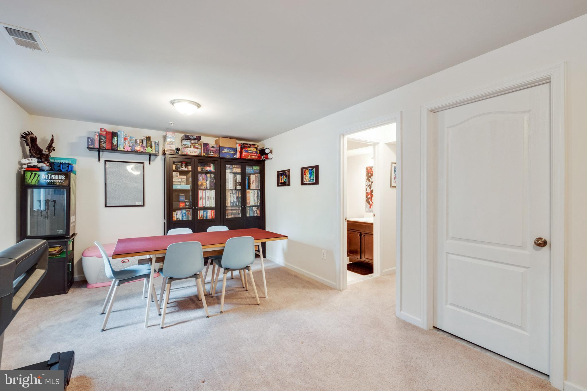 WINDSOR MANOR - Residential