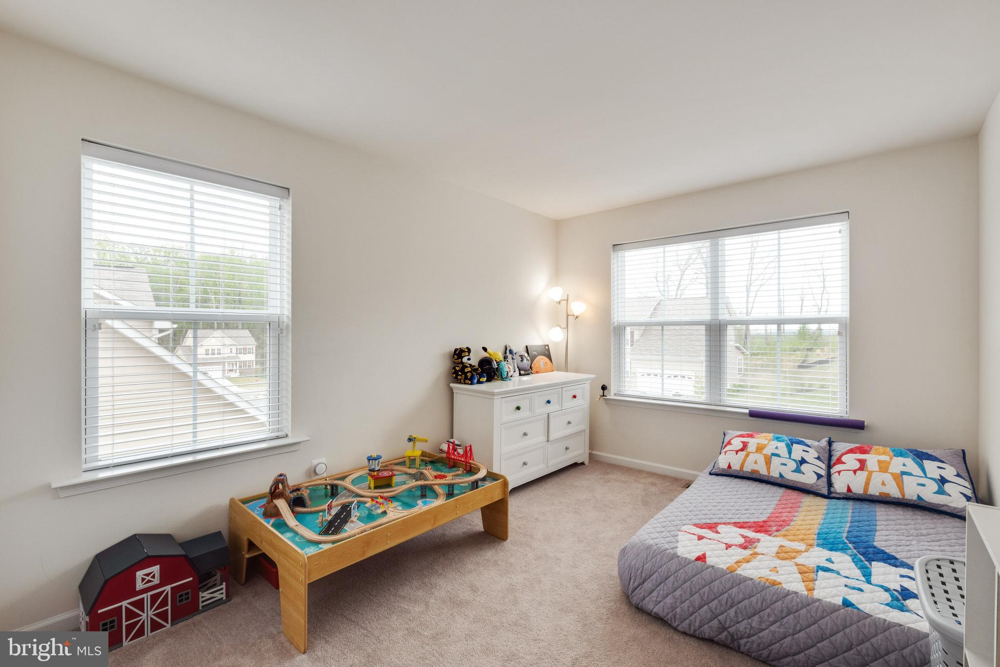 WINDSOR MANOR - Residential