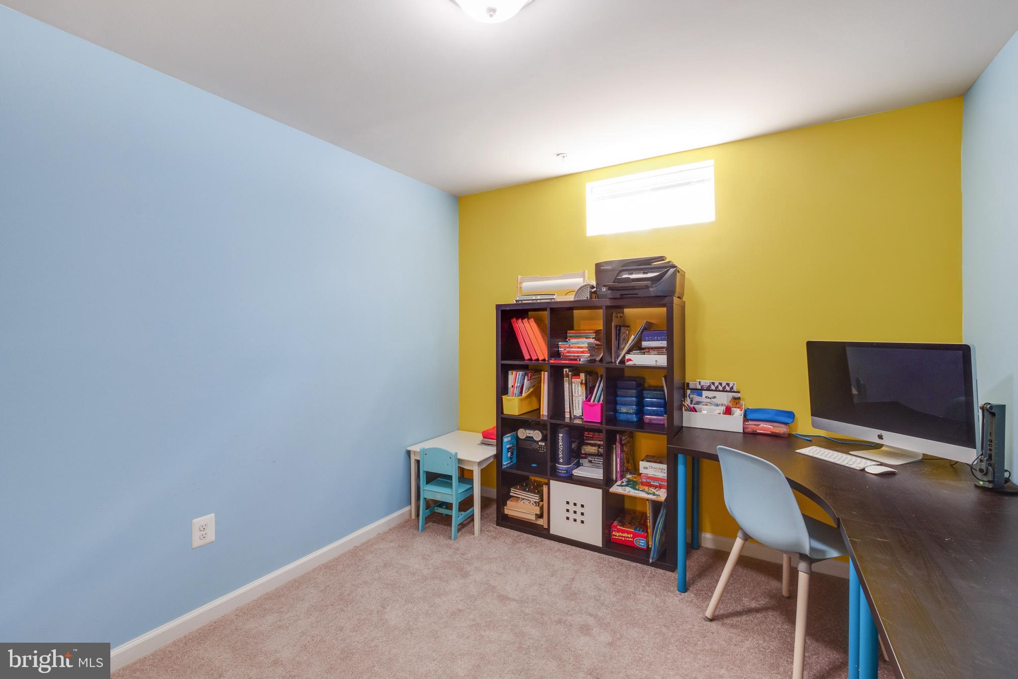 WINDSOR MANOR - Residential