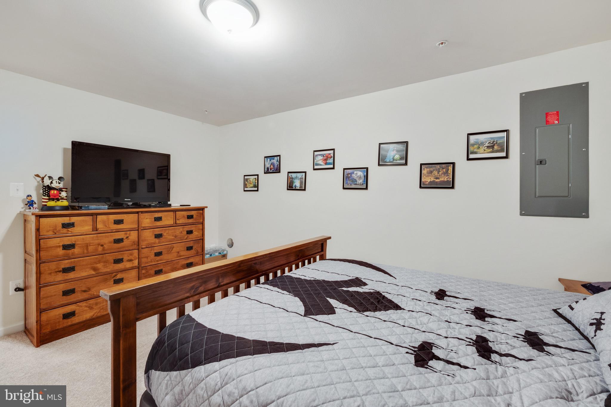 WINDSOR MANOR - Residential