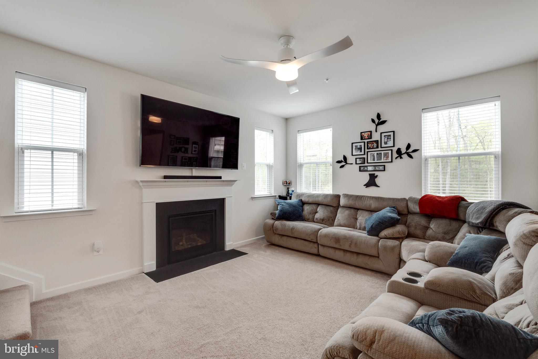 WINDSOR MANOR - Residential