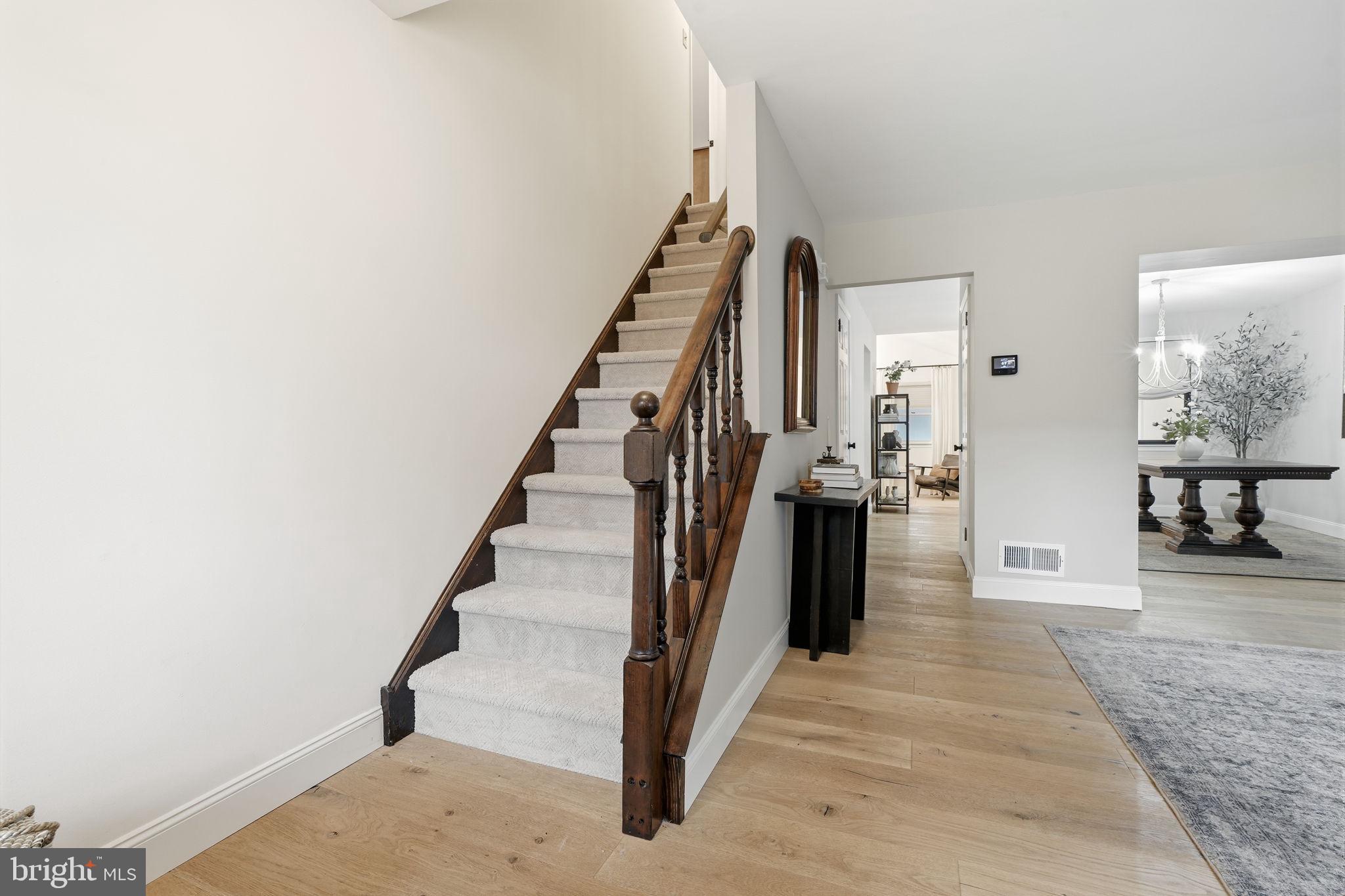 4039 HOLLY WAY