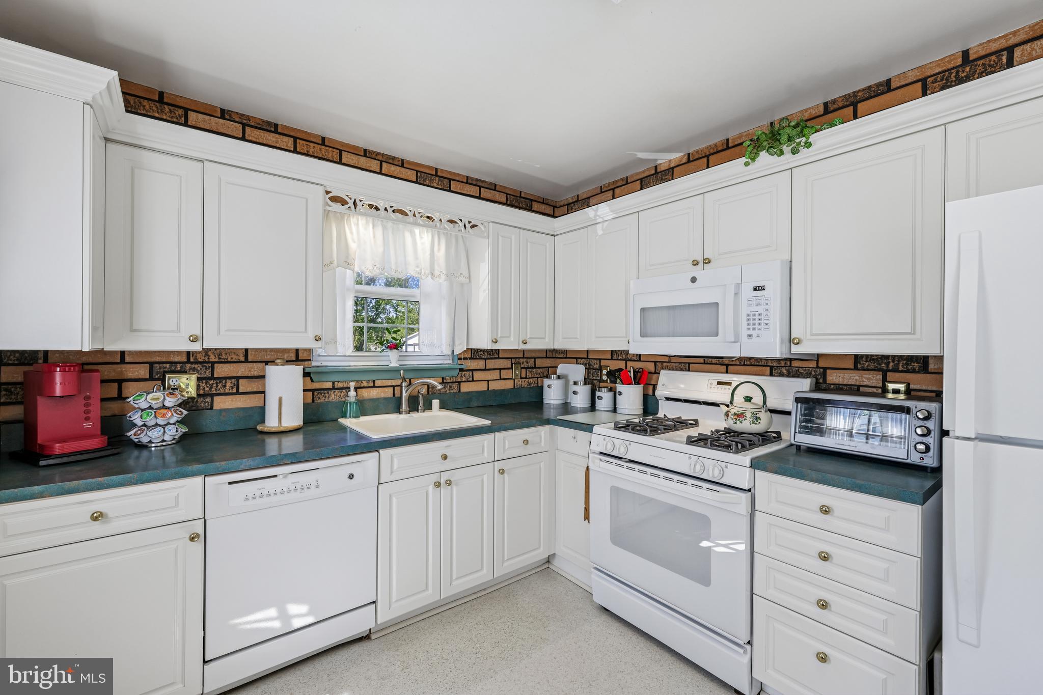 VILLAGE OF OLDE MILL - Residential