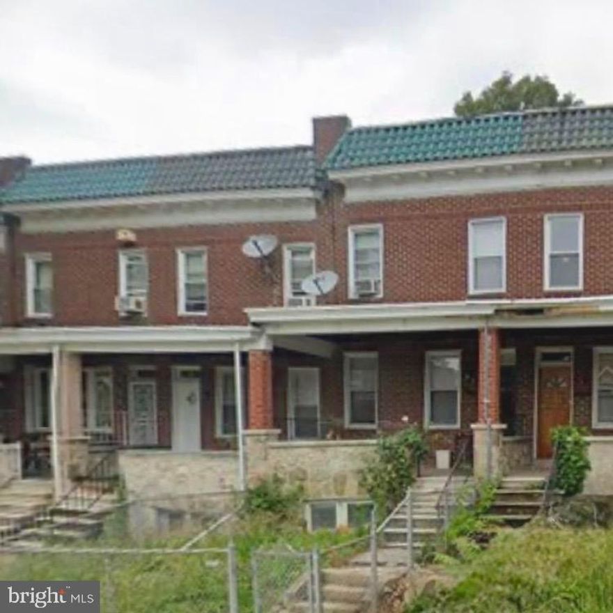 Great Investor Opportunity! Home is being sold AS-IS, furnace will need repairs. 
Photos Coming Soon