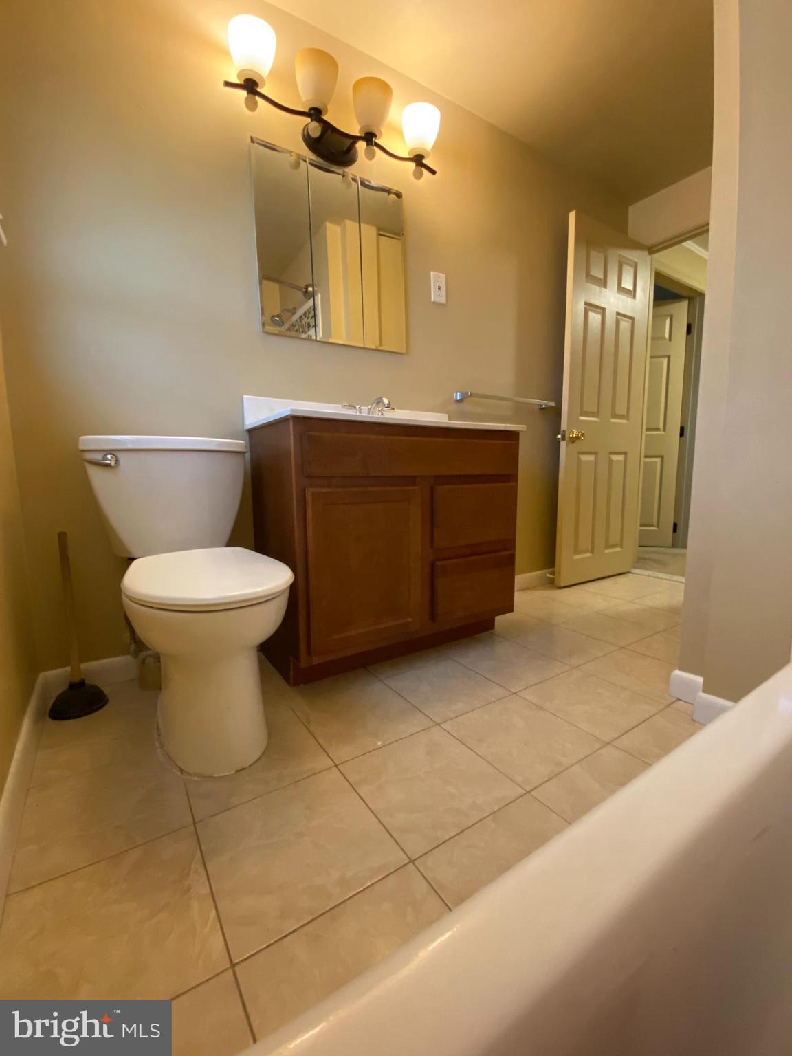 EASTFIELD - Residential Lease