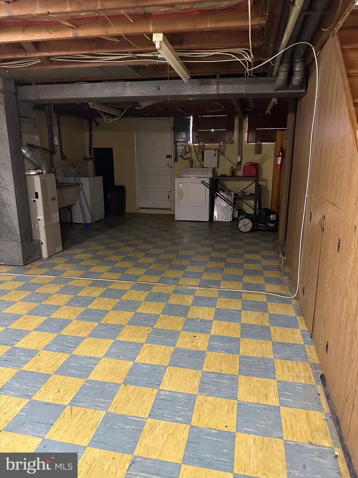 EASTFIELD - Residential Lease