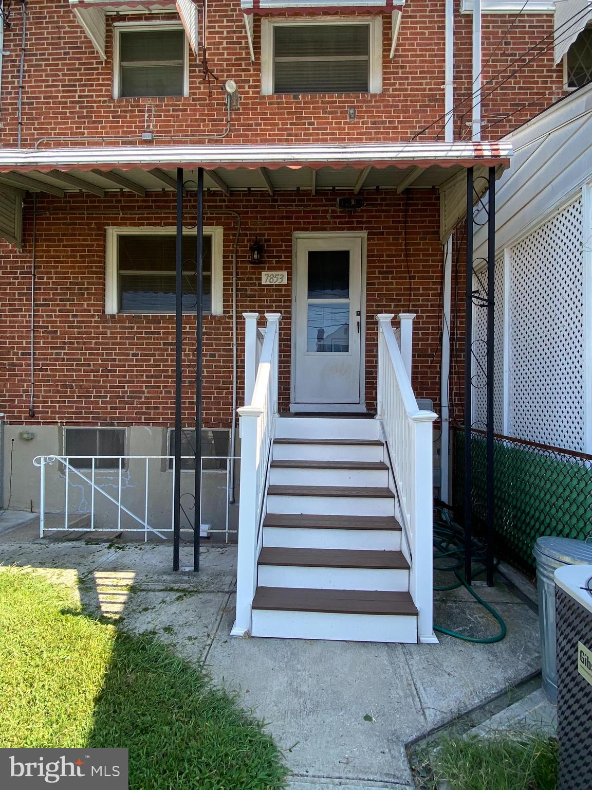 EASTFIELD - Residential Lease