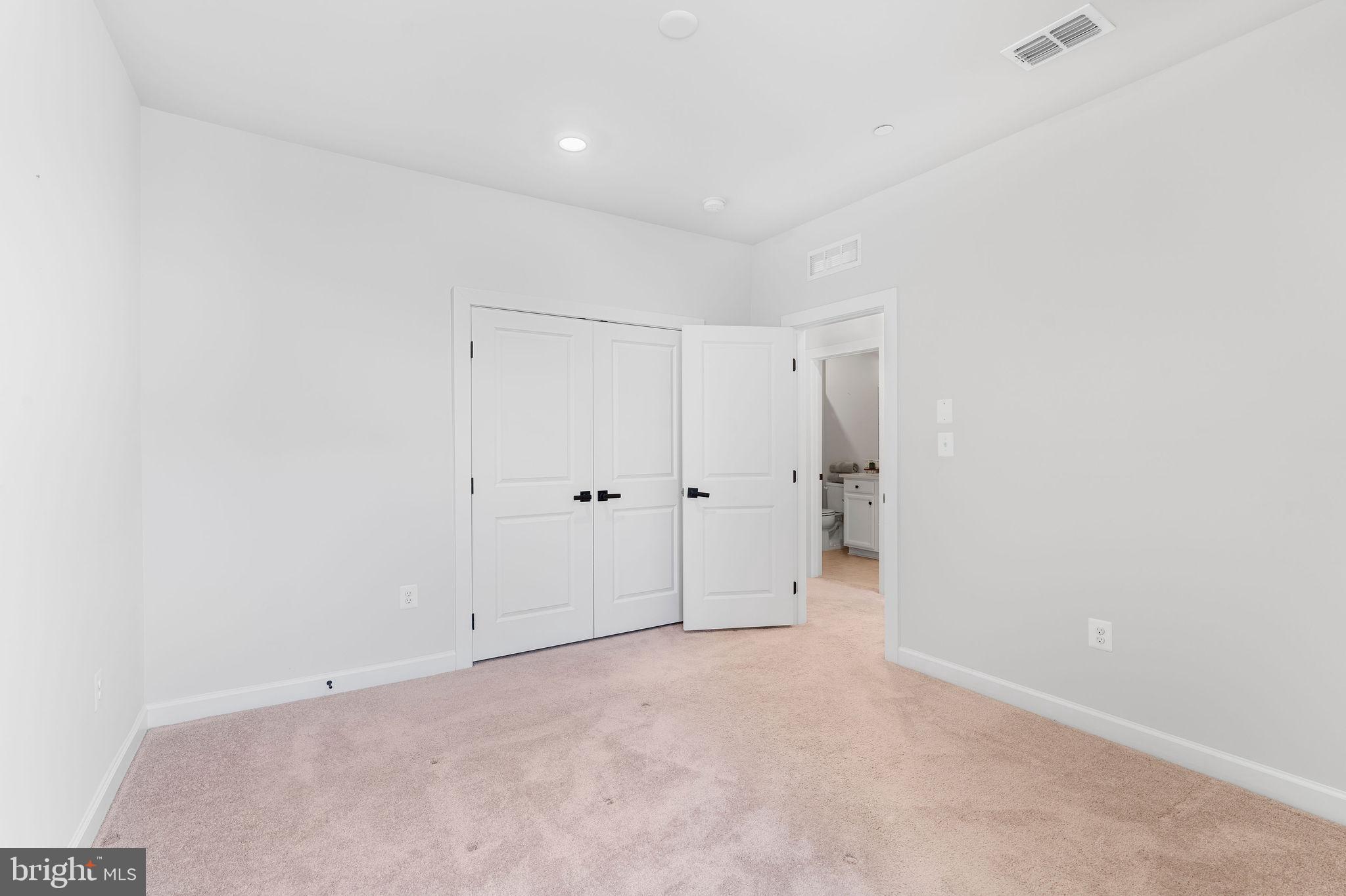 CEDAR CREEK - Residential