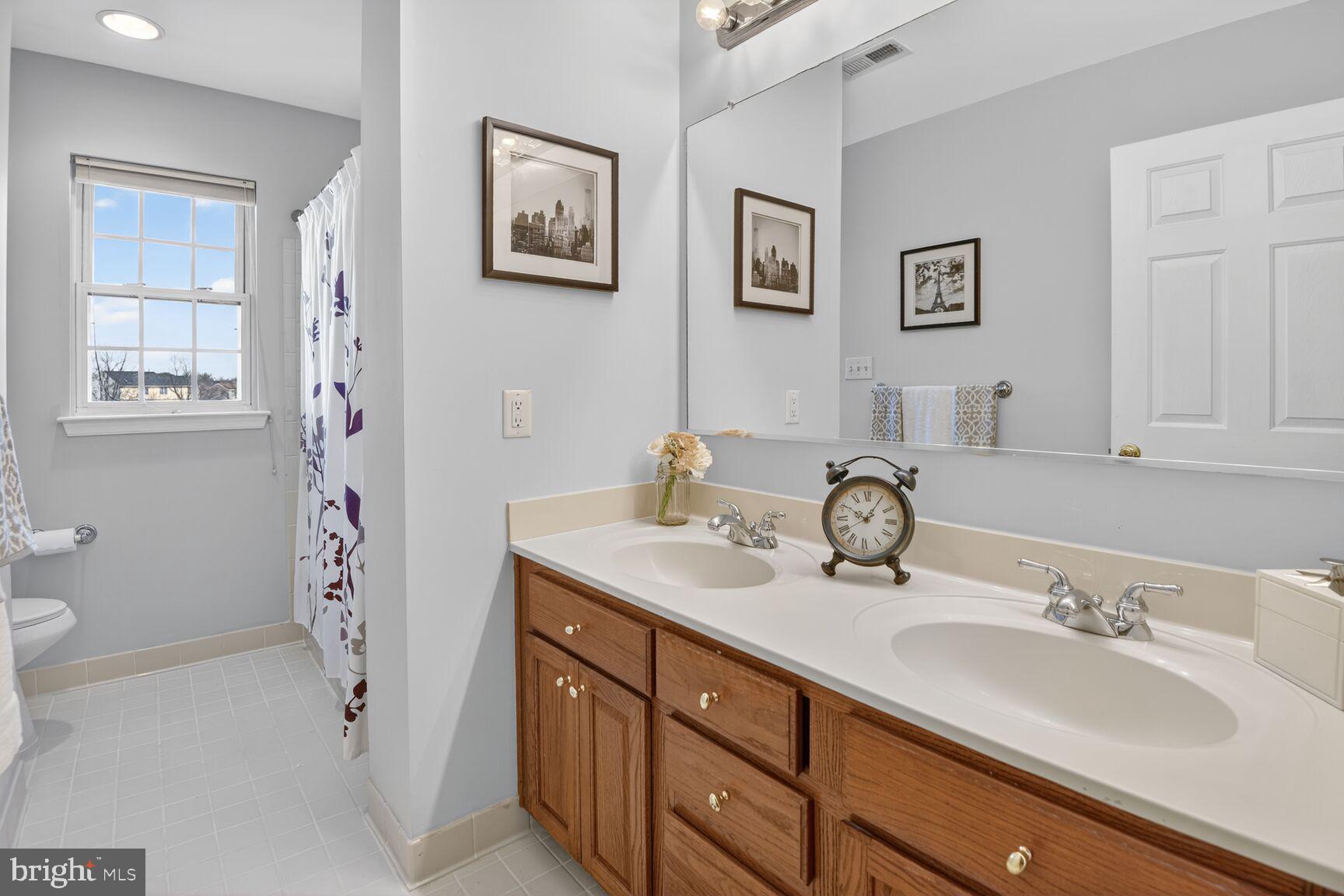 BRIARCLIFF MANOR - Residential