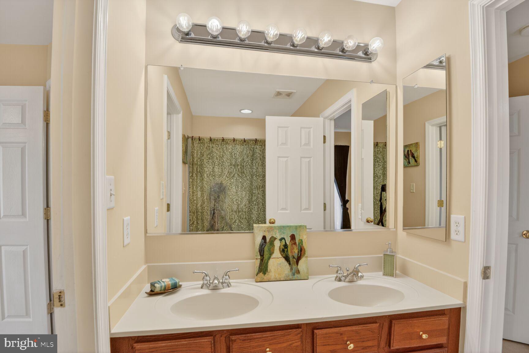 BRIARCLIFF MANOR - Residential