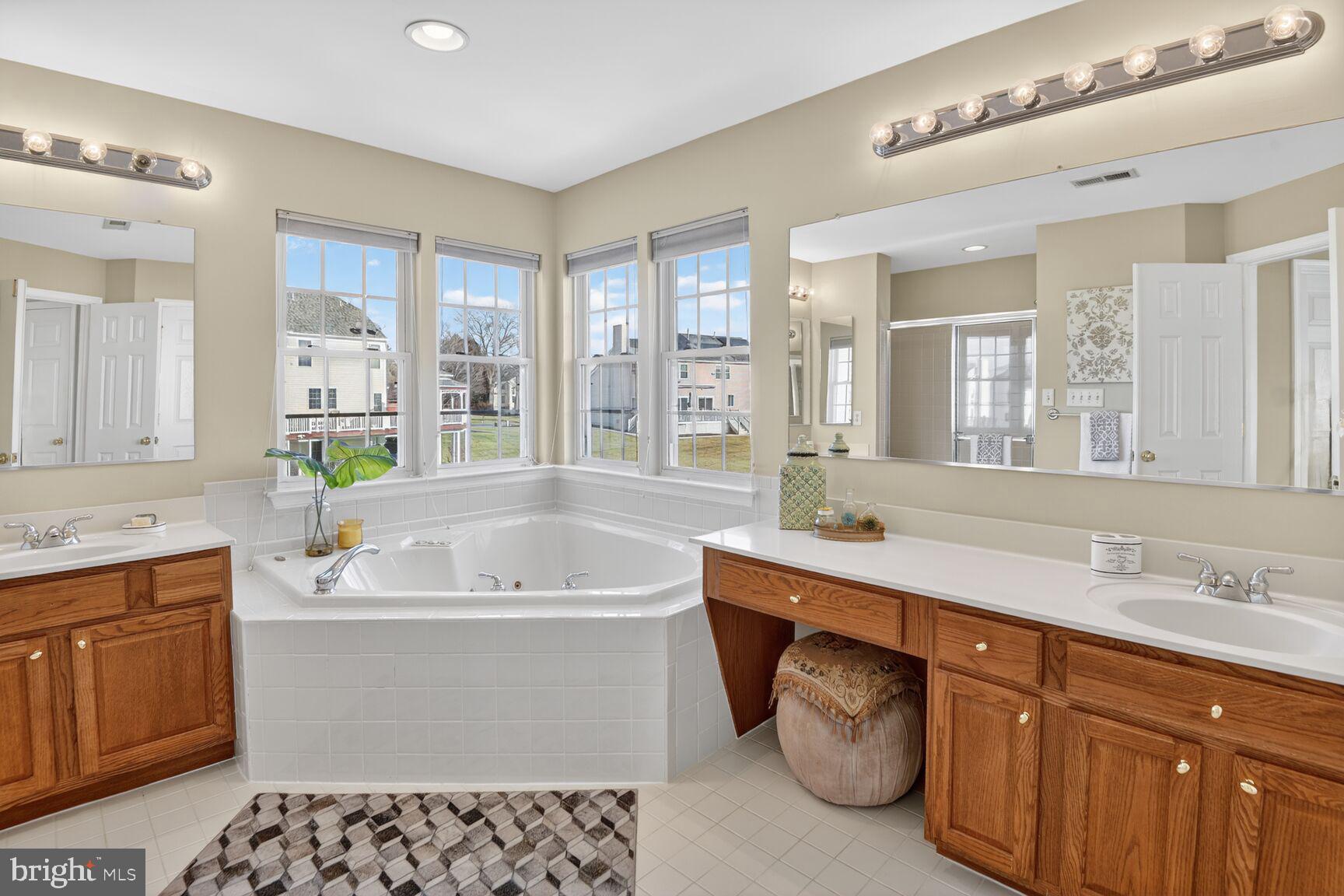 BRIARCLIFF MANOR - Residential