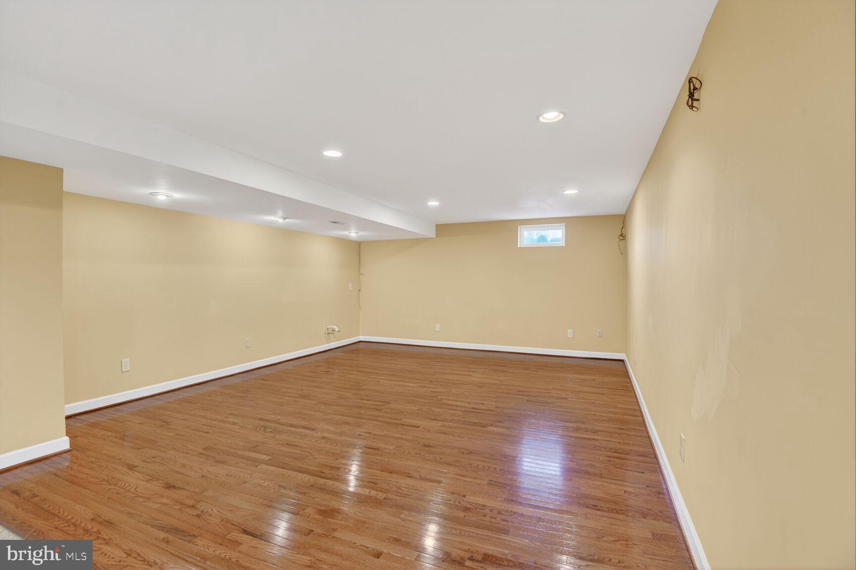 BRIARCLIFF MANOR - Residential