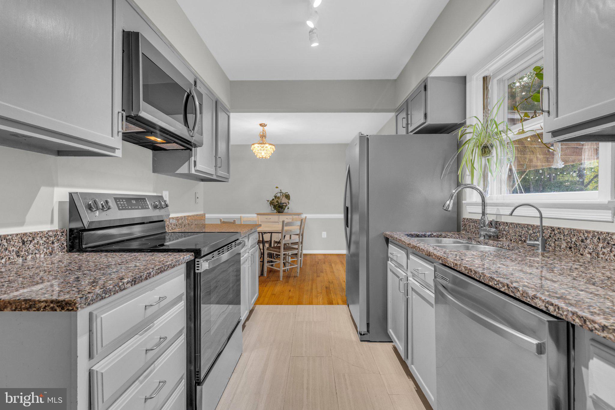 5238 GRAYSTONE ROAD