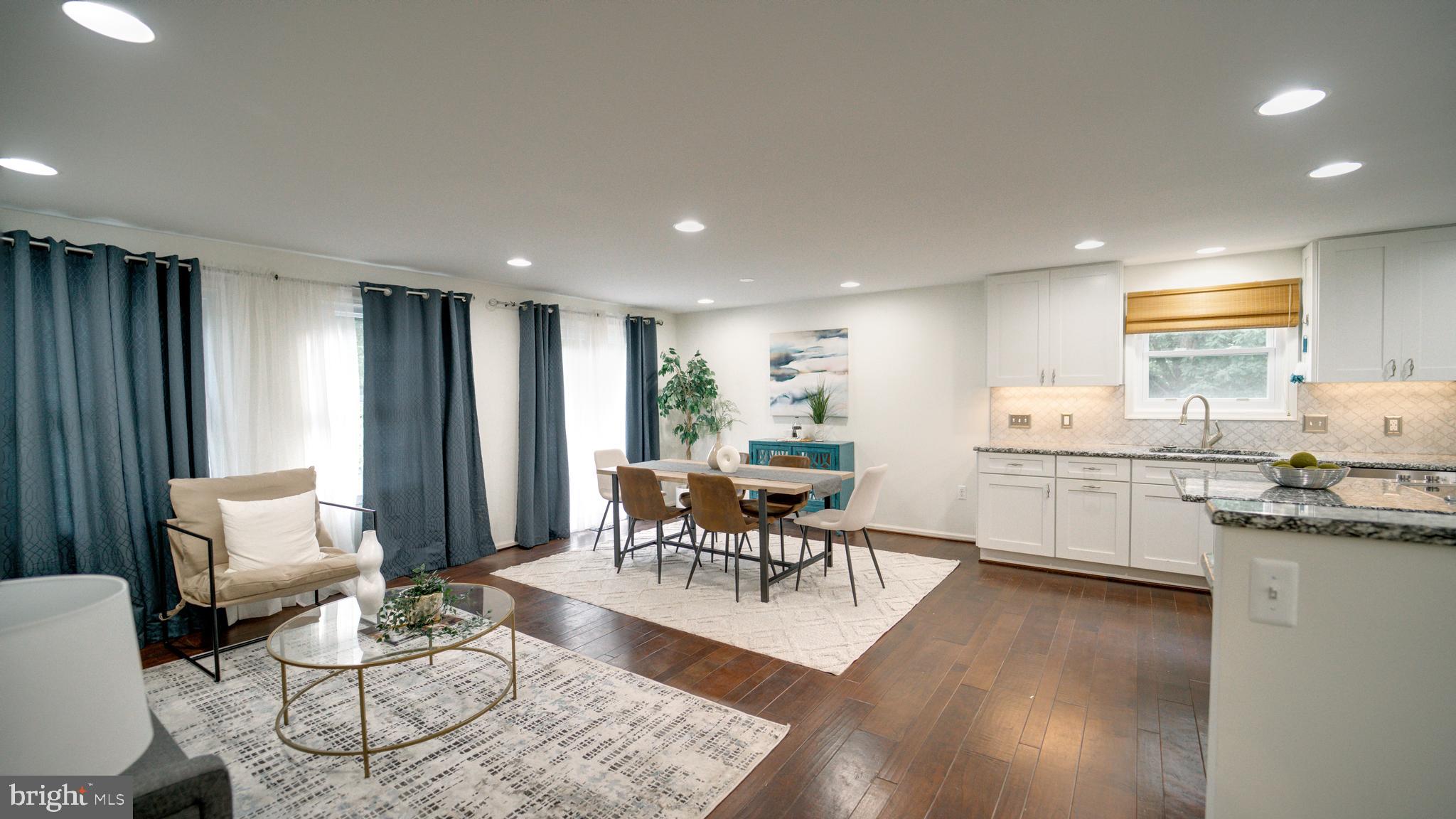 KINGSTON CHASE - Residential