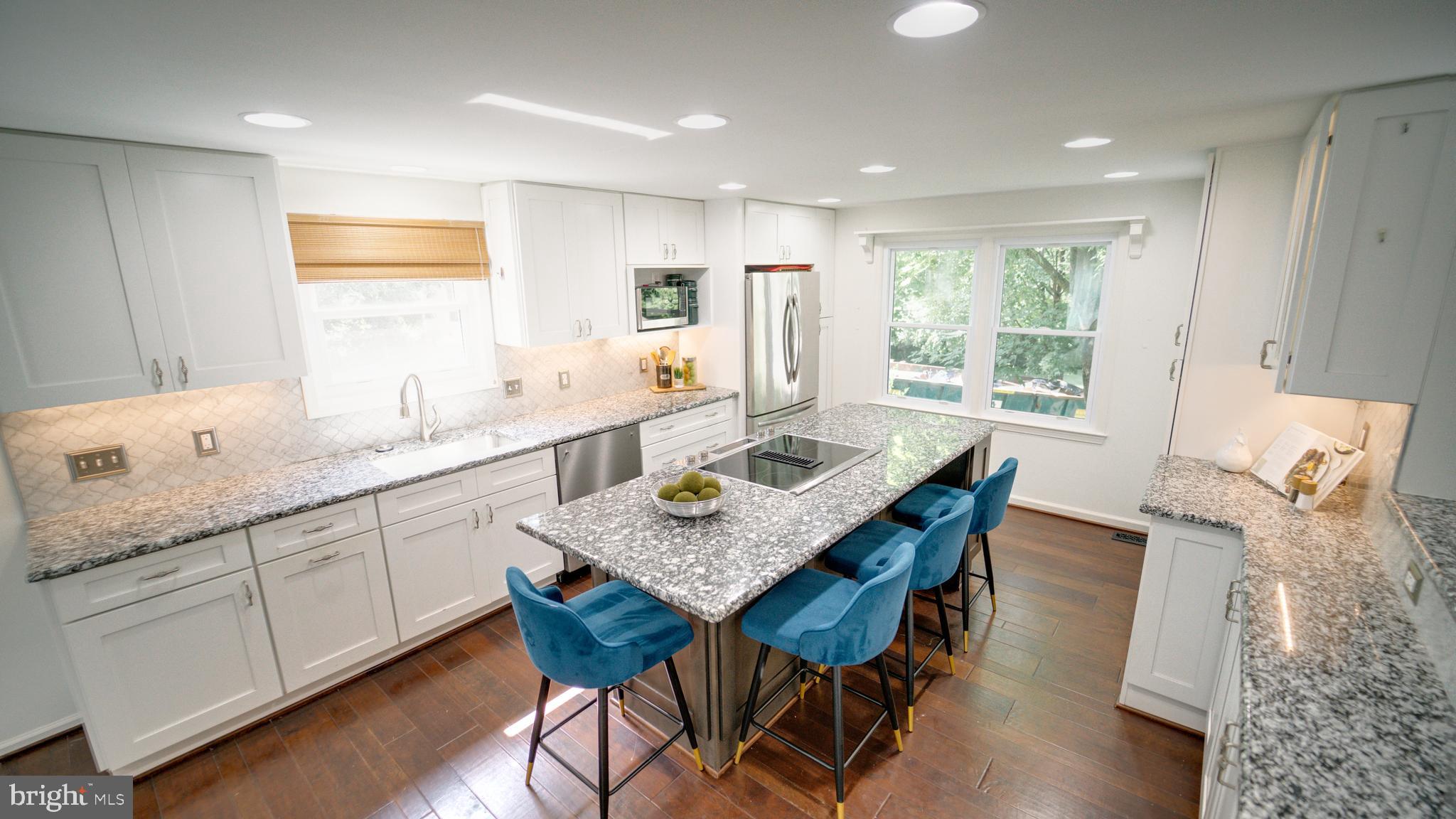 KINGSTON CHASE - Residential