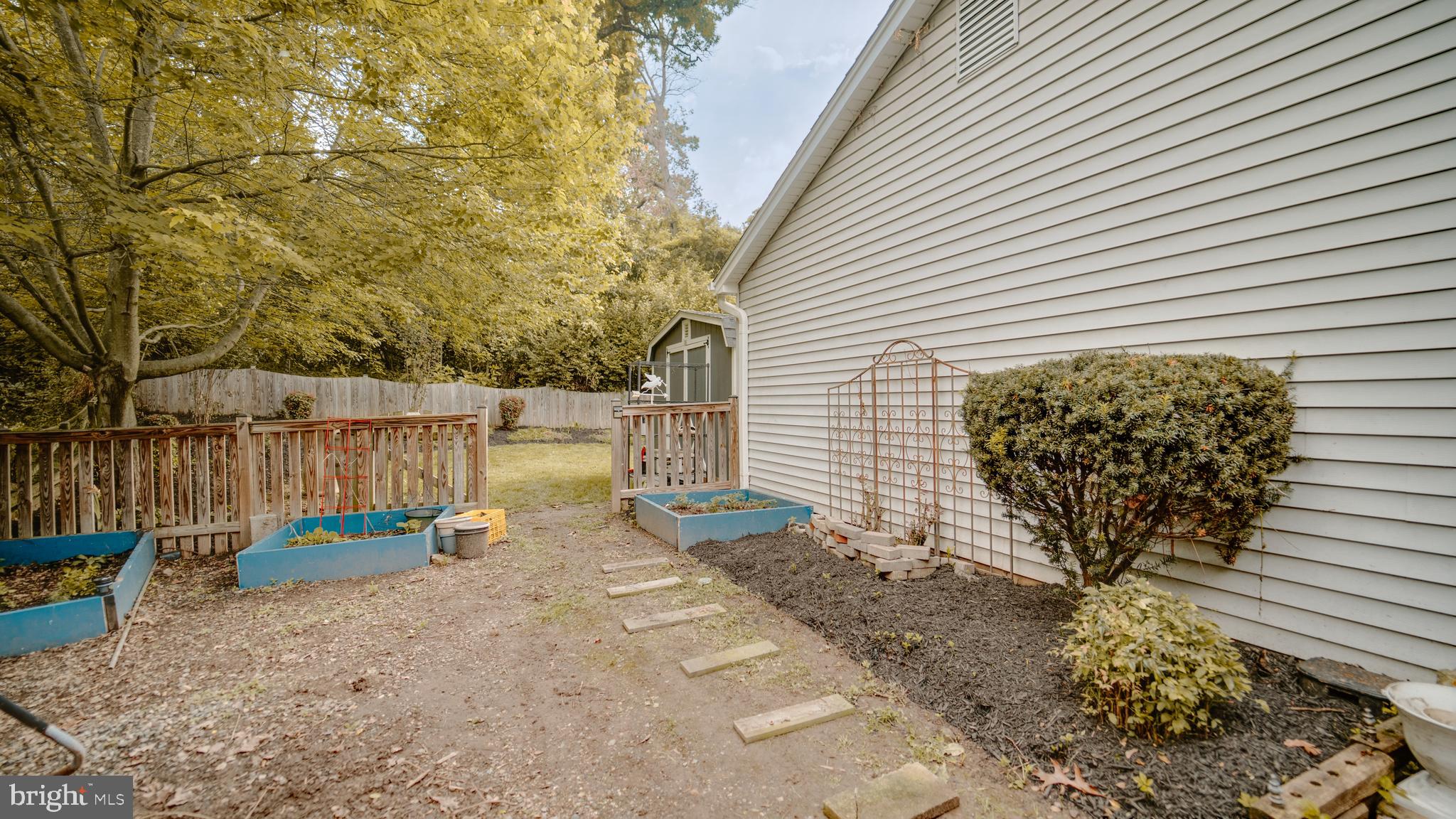 KINGSTON CHASE - Residential