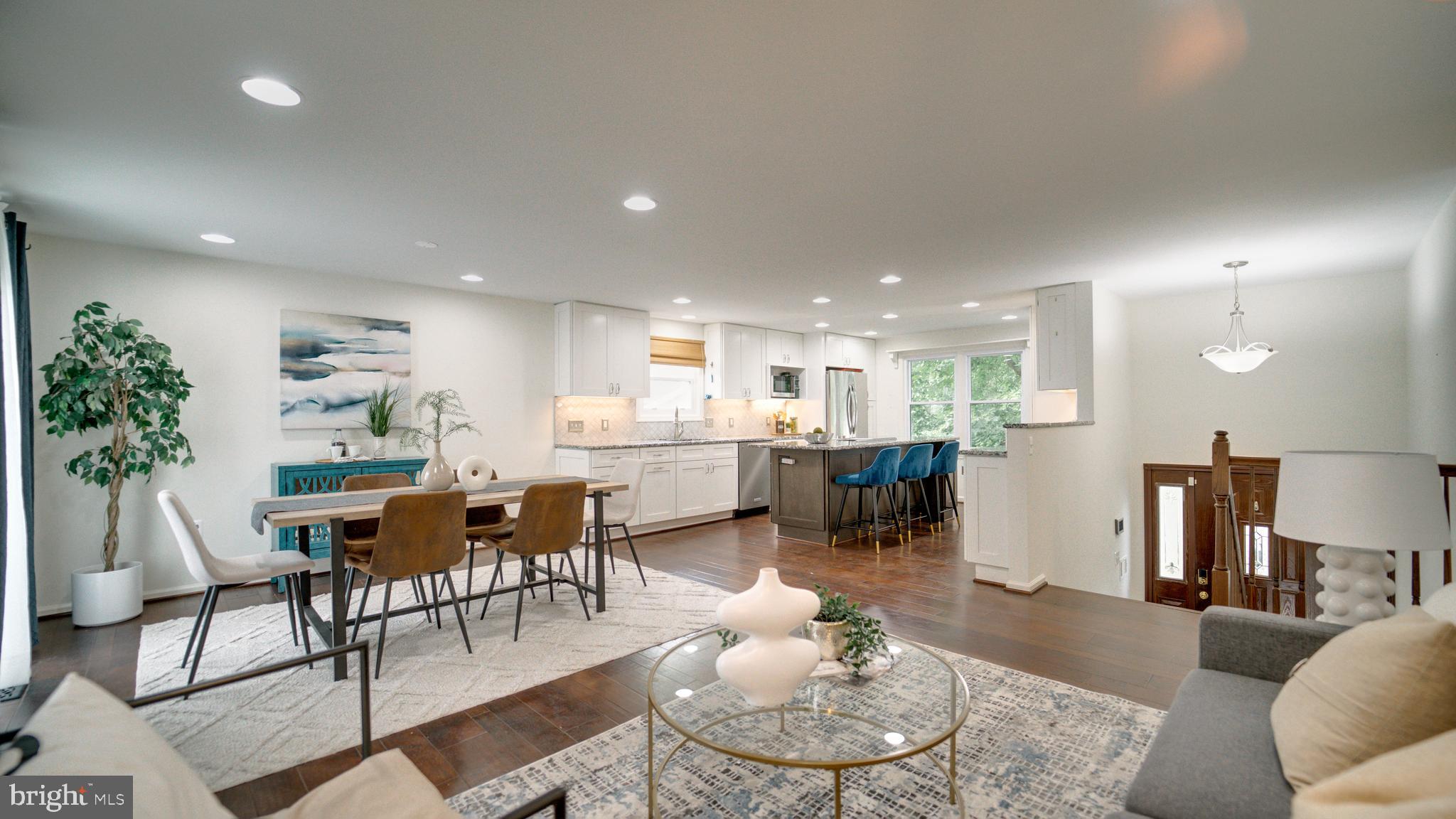 KINGSTON CHASE - Residential