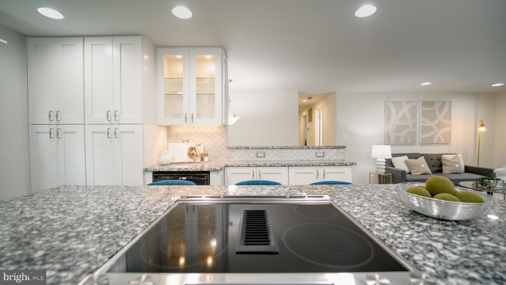 KINGSTON CHASE - Residential