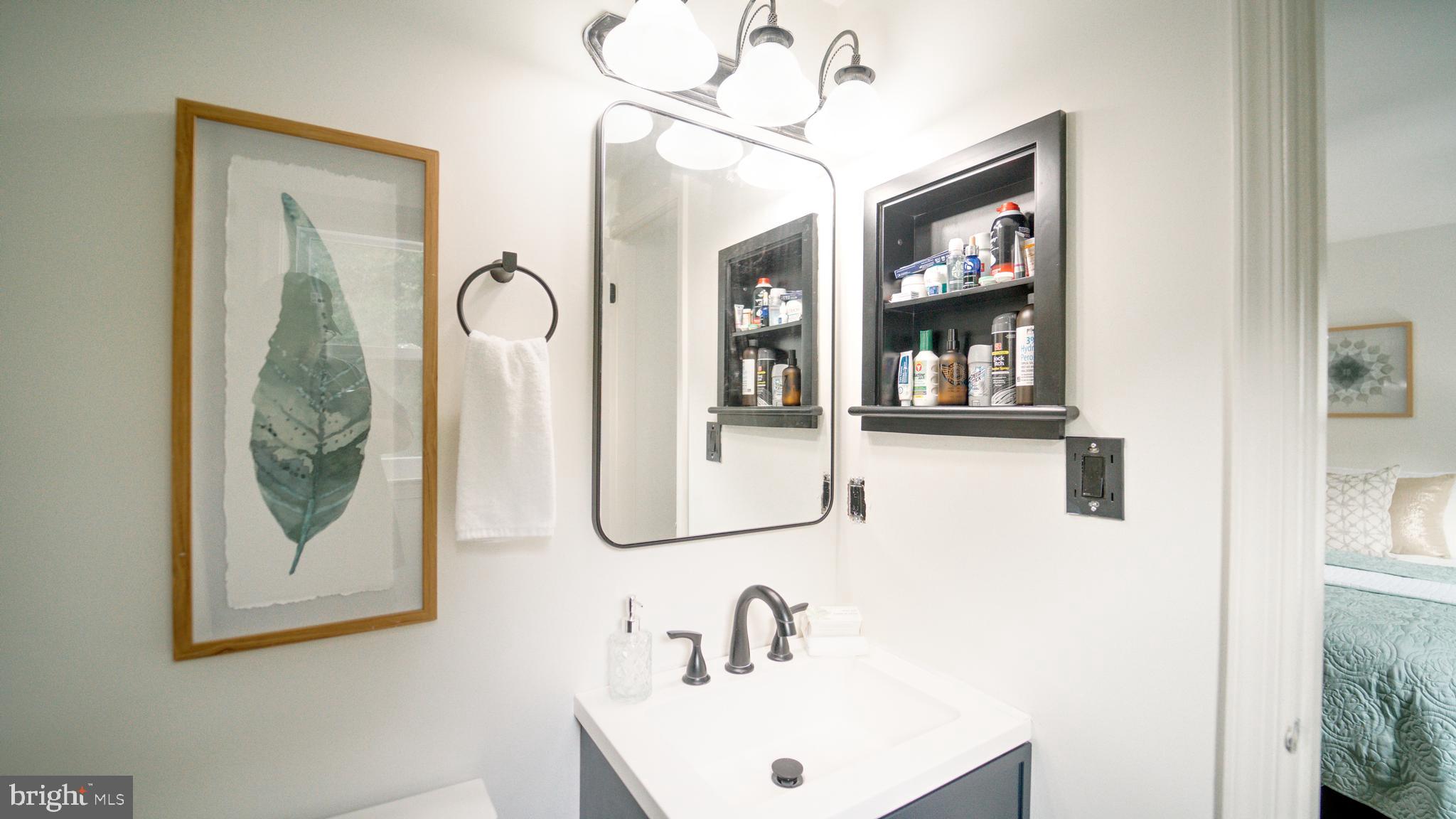 KINGSTON CHASE - Residential