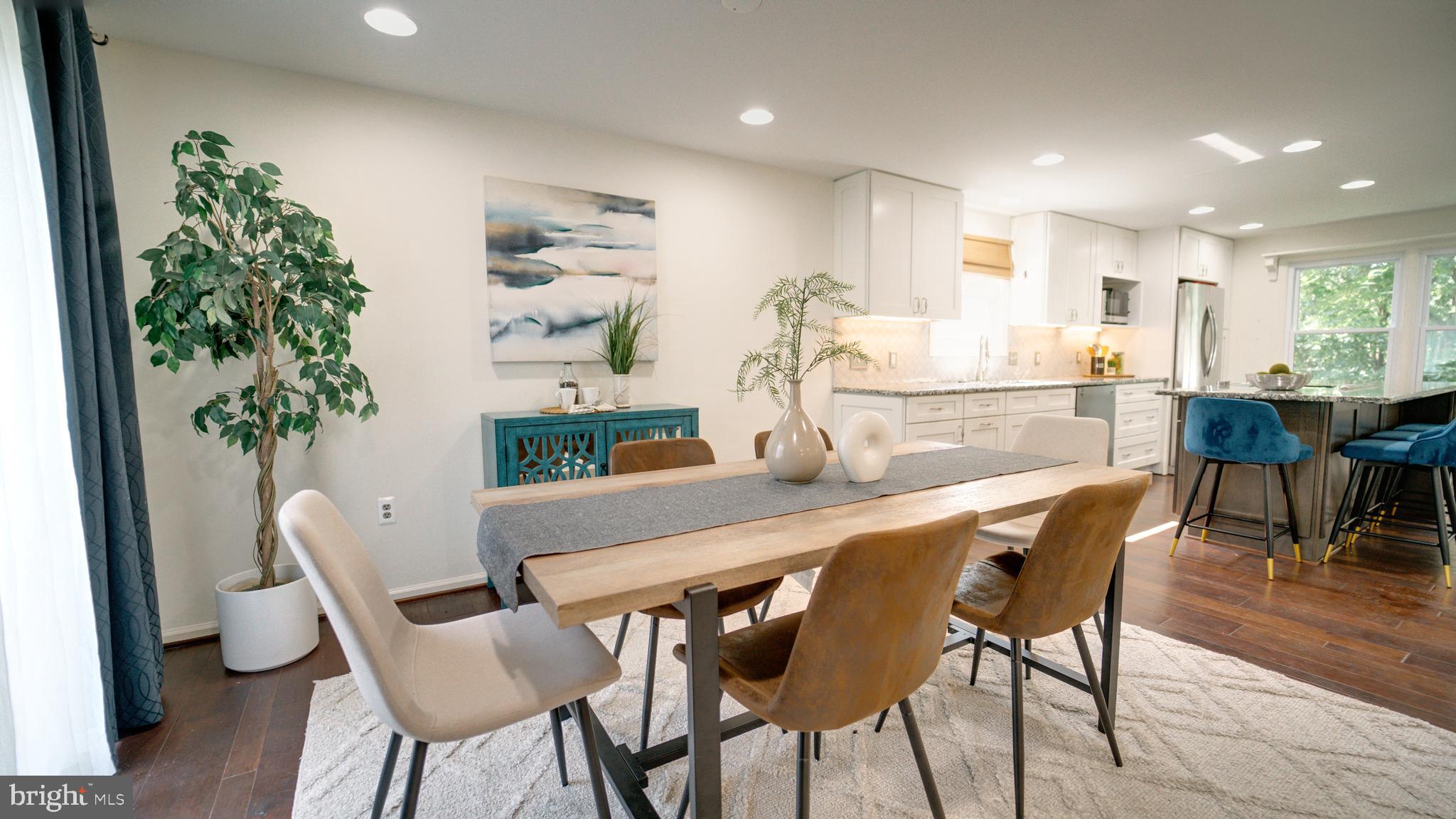 KINGSTON CHASE - Residential