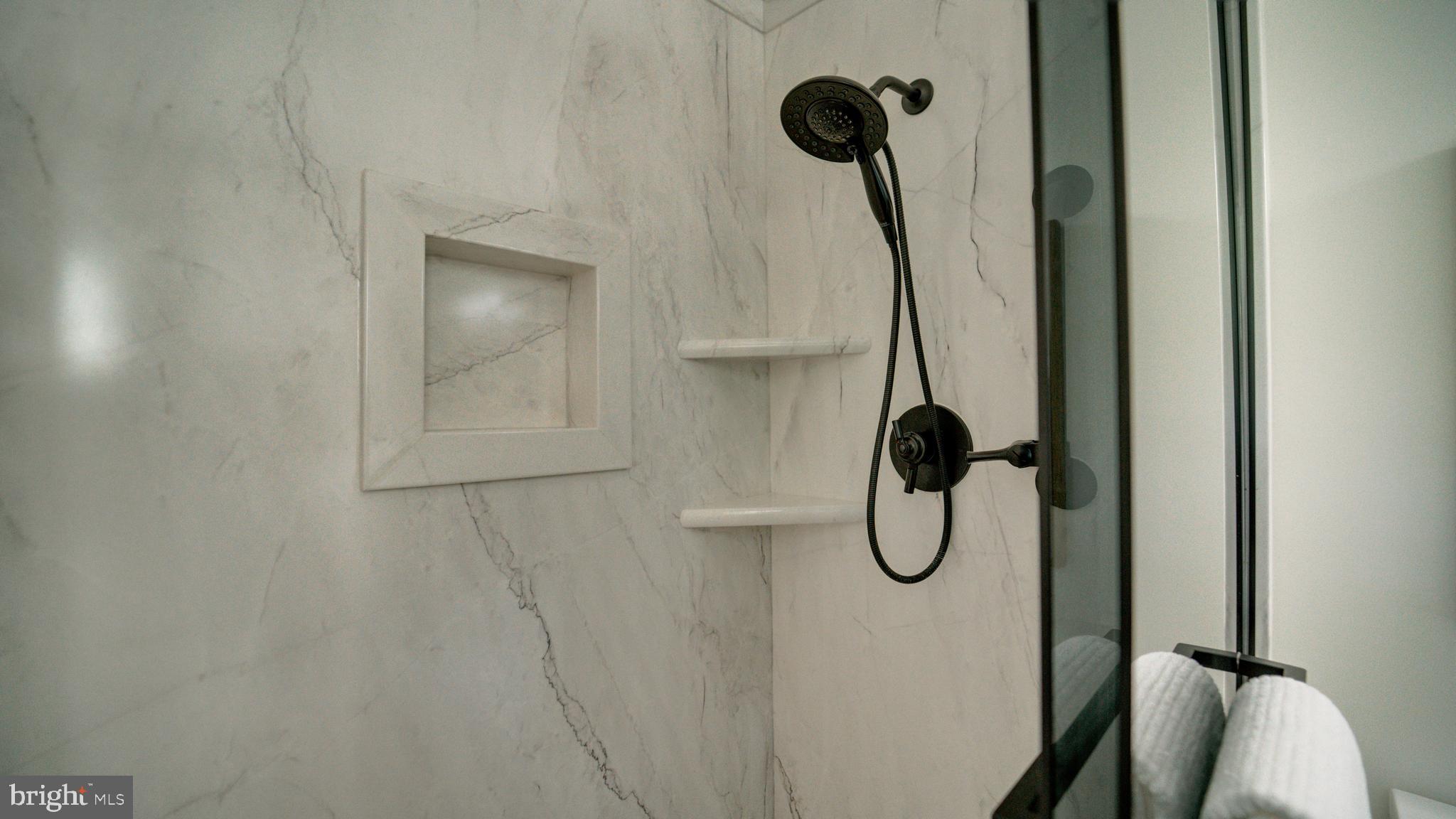 KINGSTON CHASE - Residential