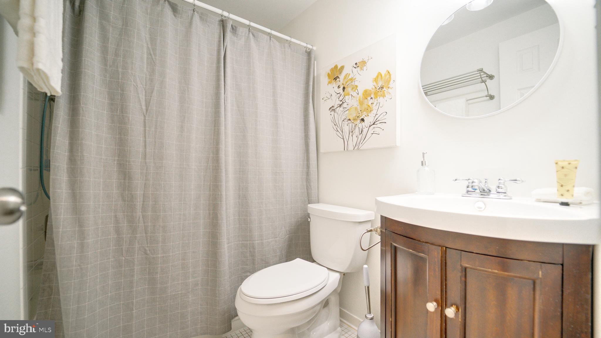 KINGSTON CHASE - Residential