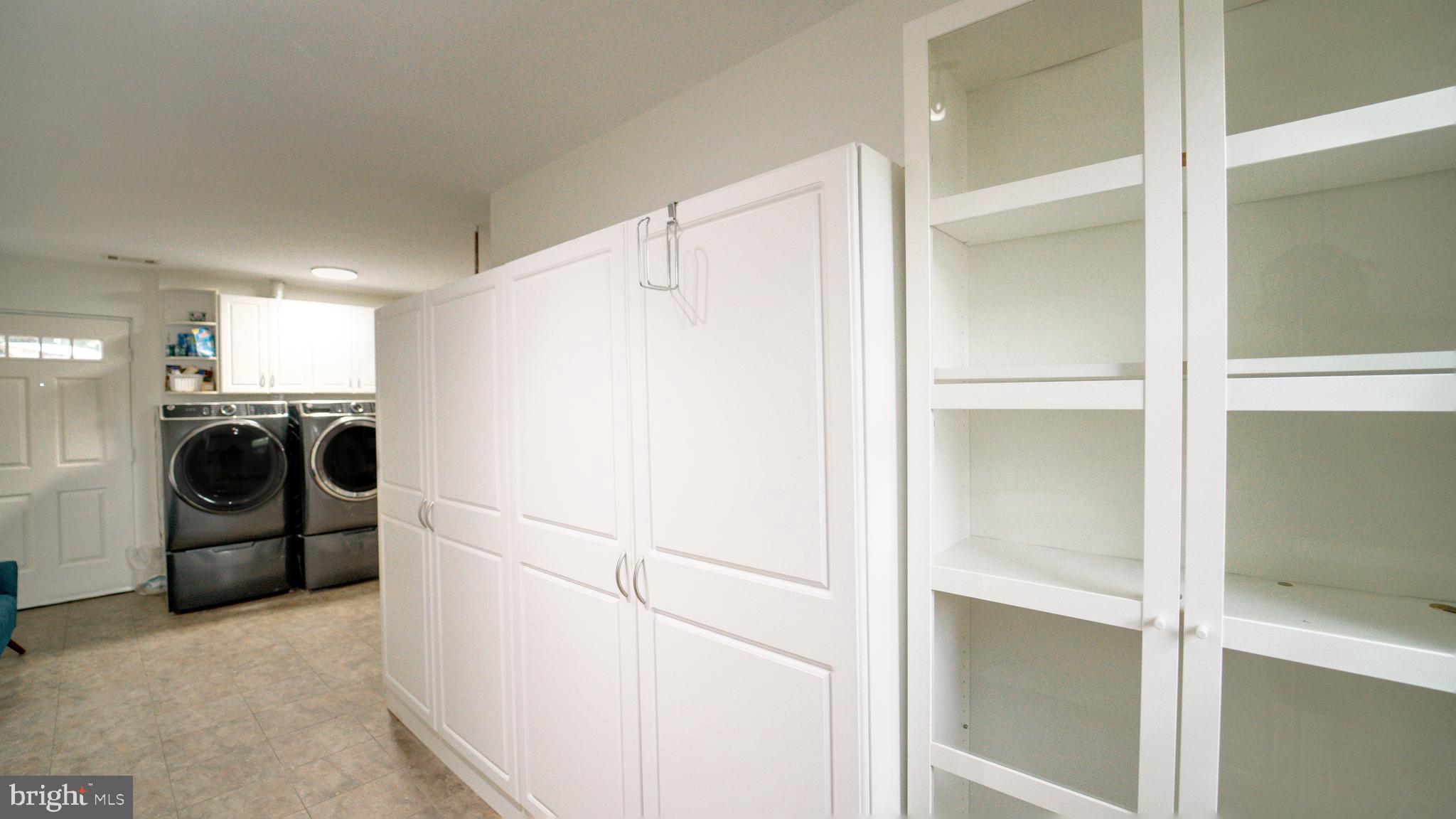 KINGSTON CHASE - Residential