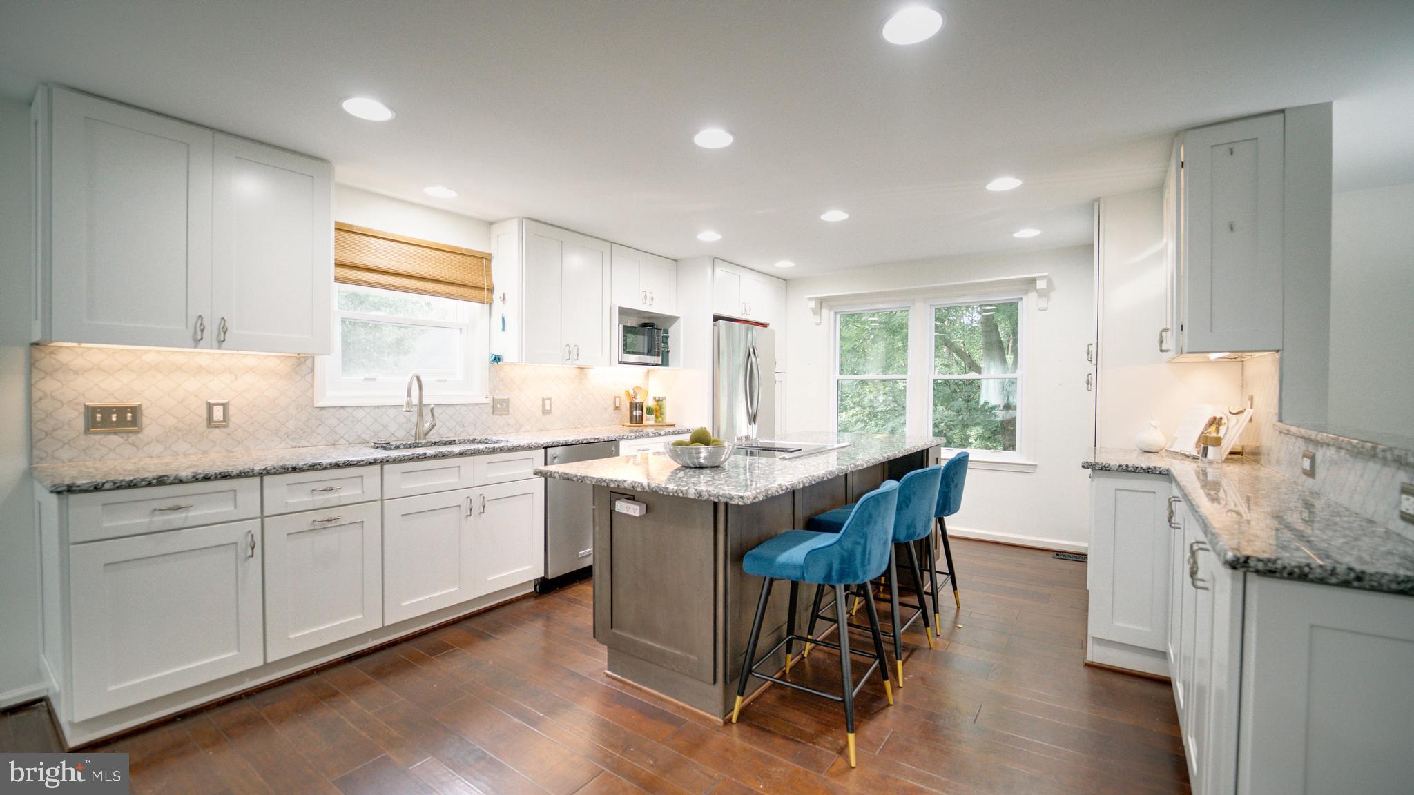 KINGSTON CHASE - Residential