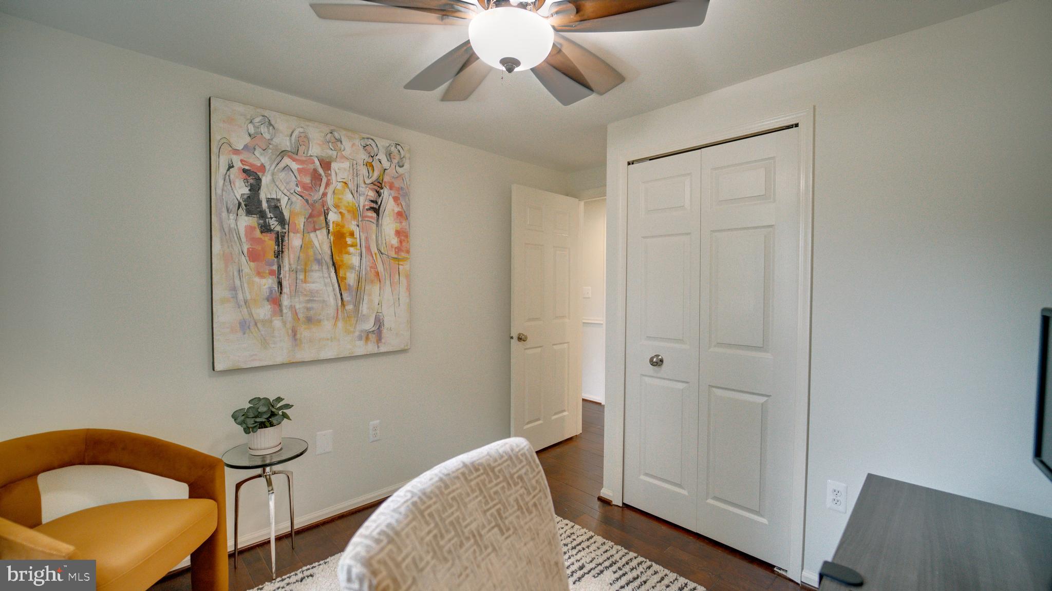 KINGSTON CHASE - Residential