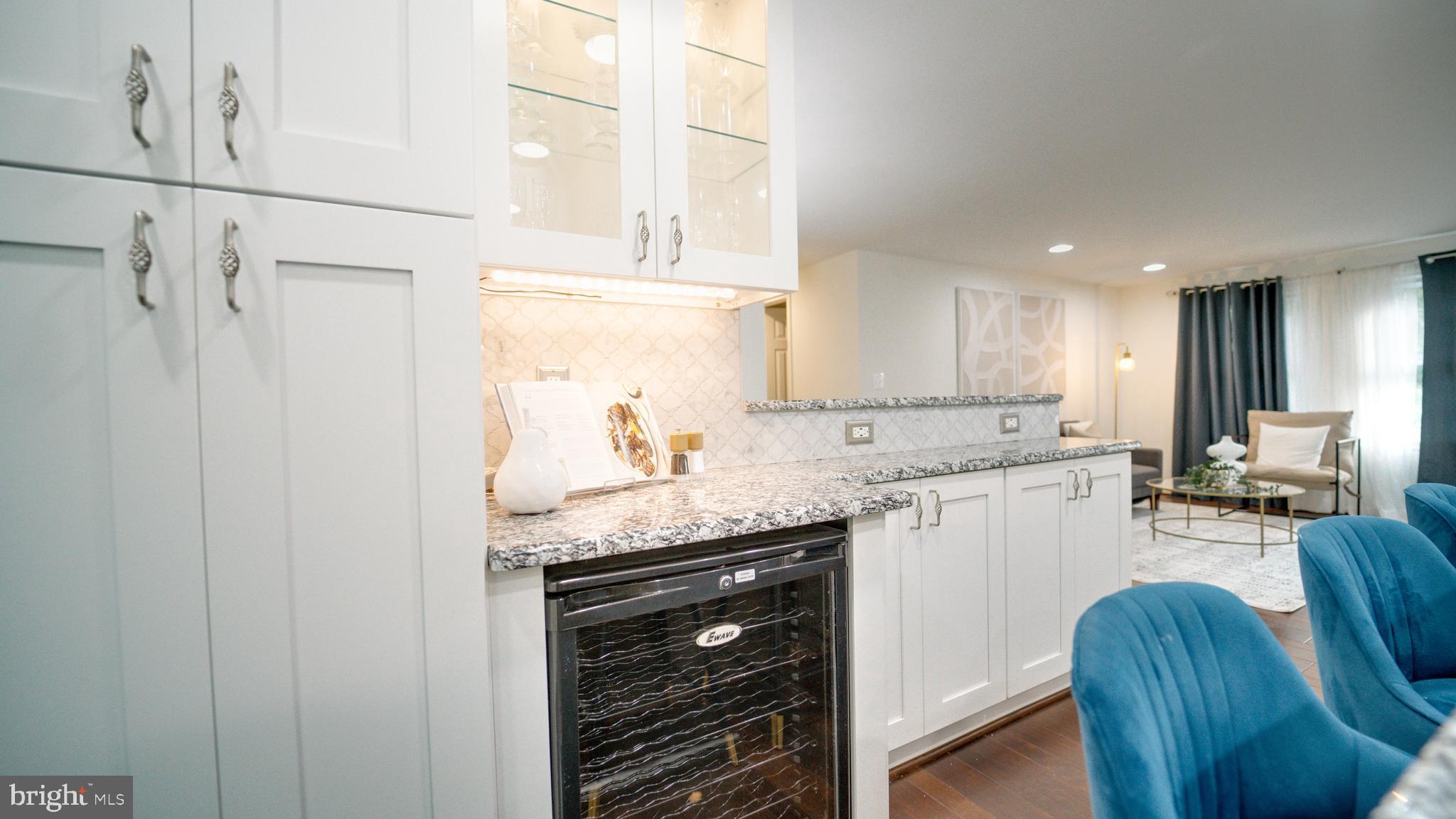 KINGSTON CHASE - Residential