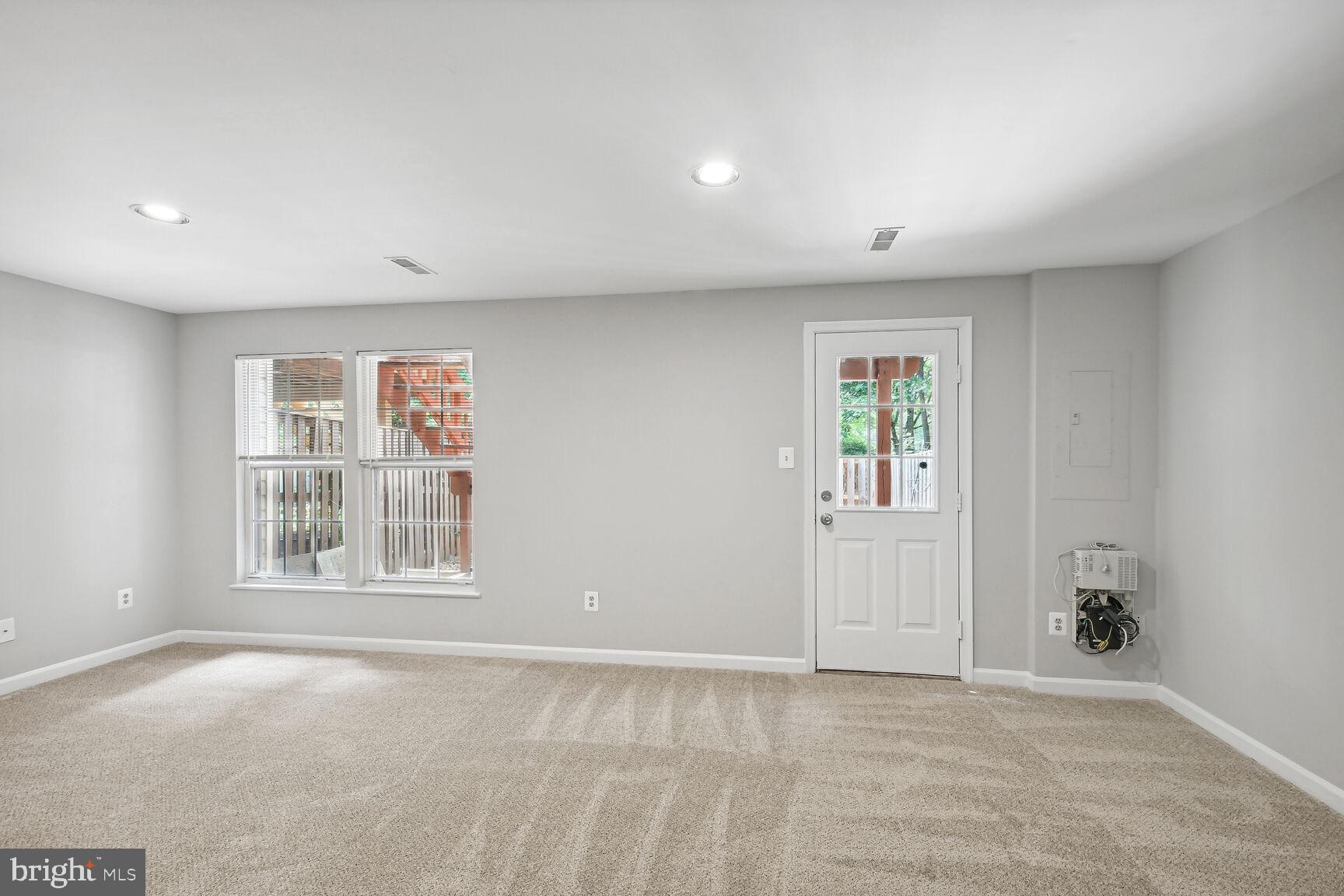 CASCADES - Residential Lease