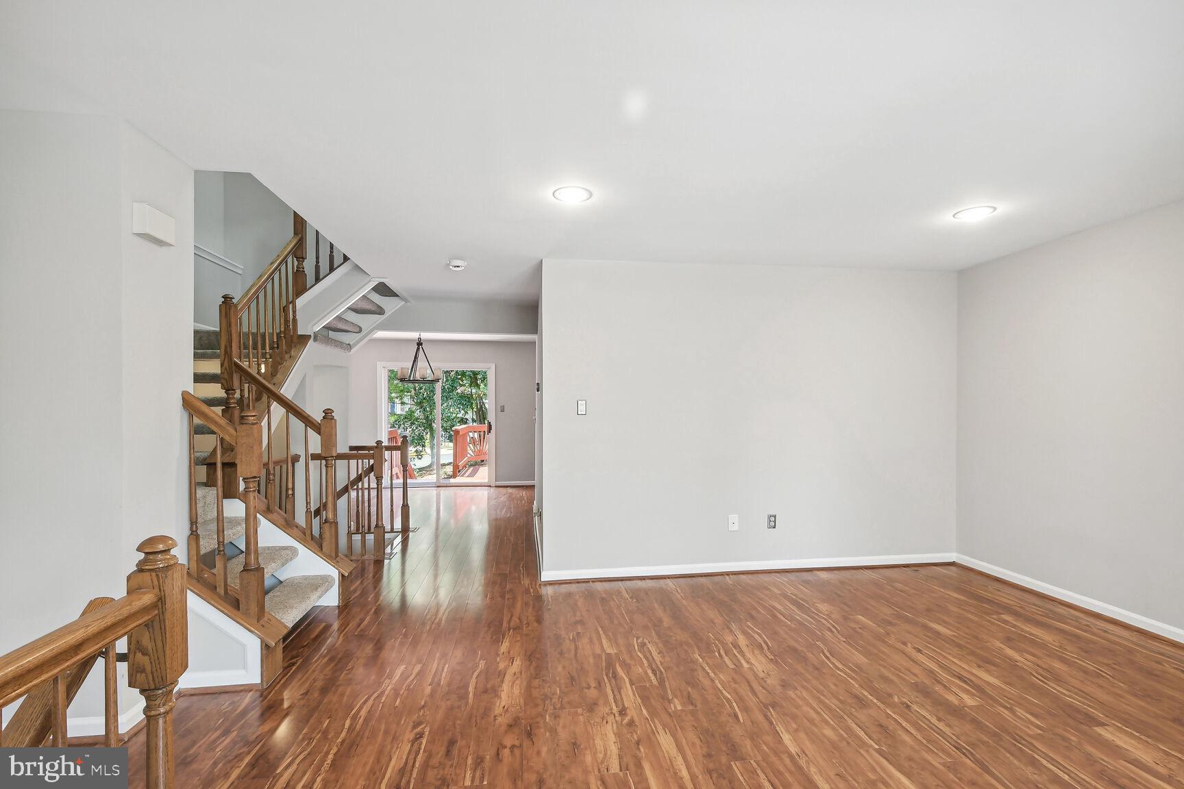 CASCADES - Residential Lease