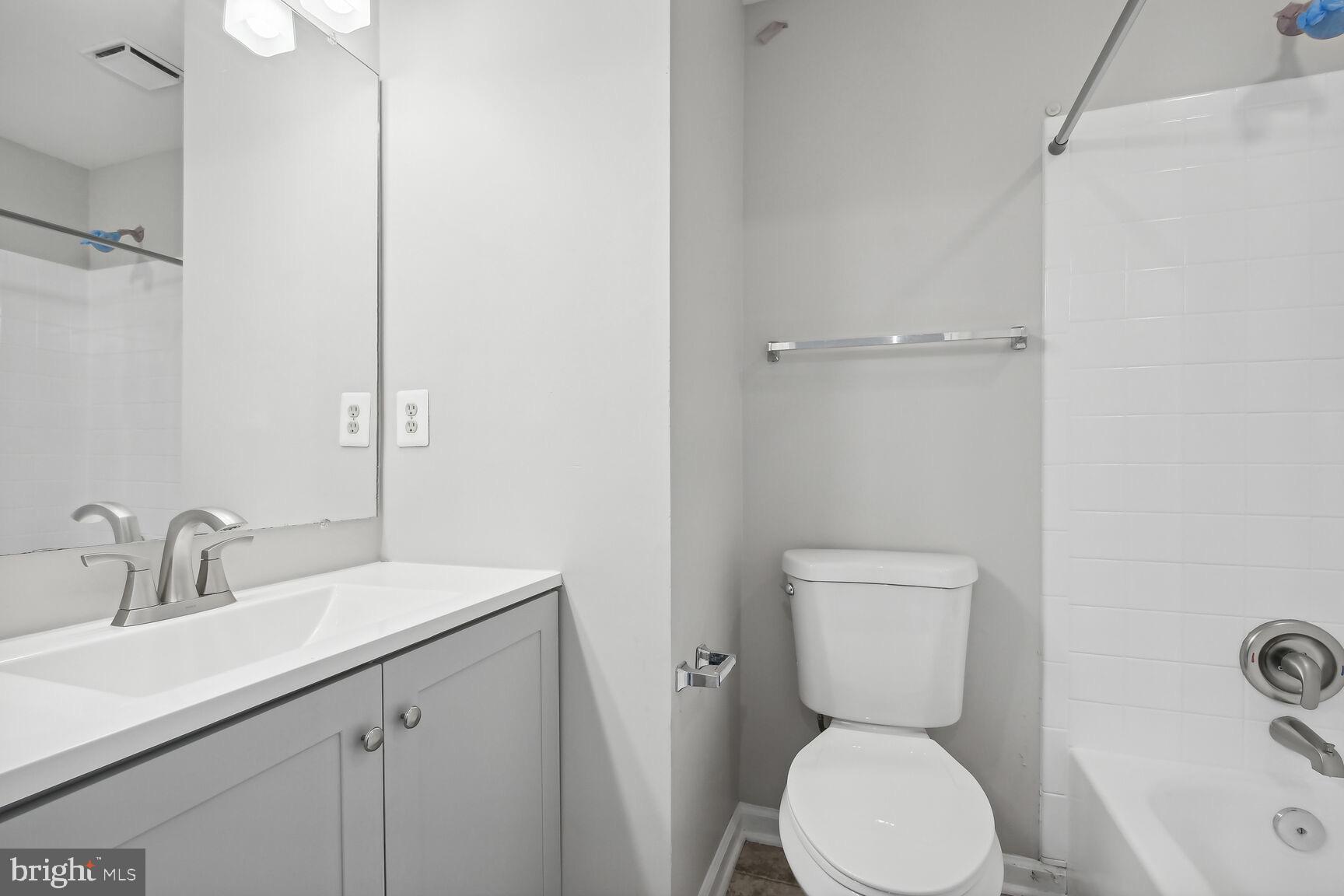 CASCADES - Residential Lease