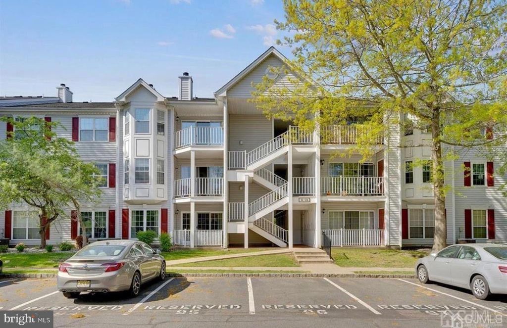 Photo of 20 Sheffield Court, NORTH BRUNSWICK, NJ 08902 (MLS # NJMX2010608)