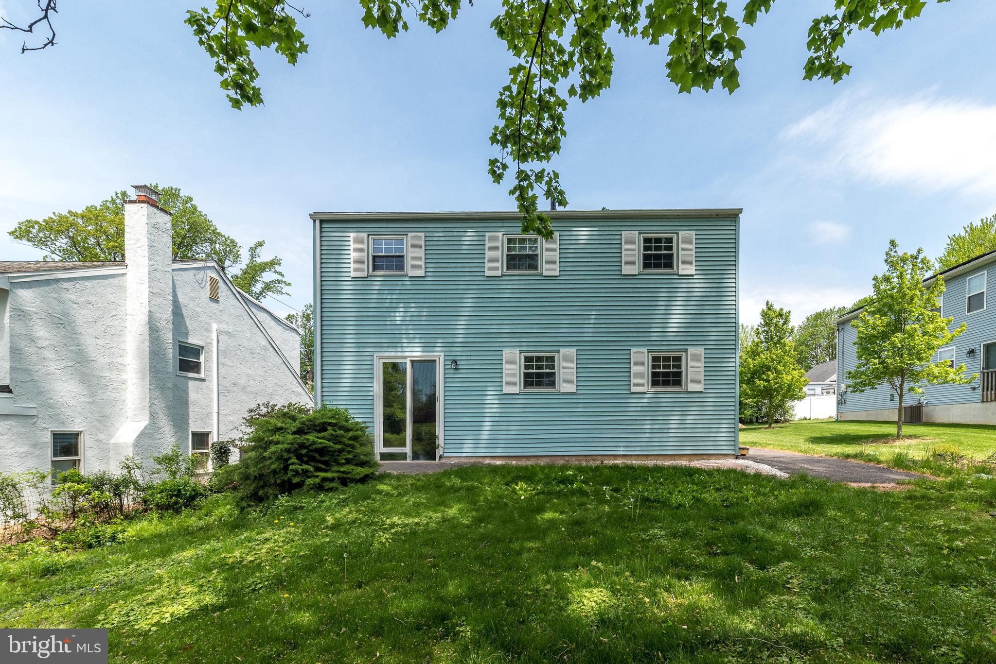 WILLOW MANOR - Residential