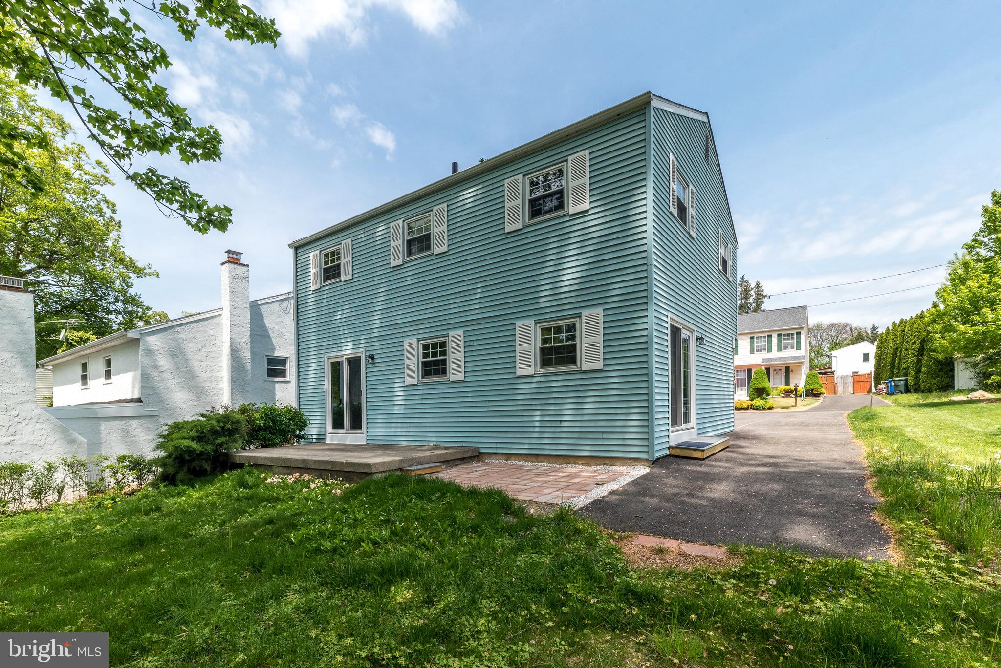 WILLOW MANOR - Residential